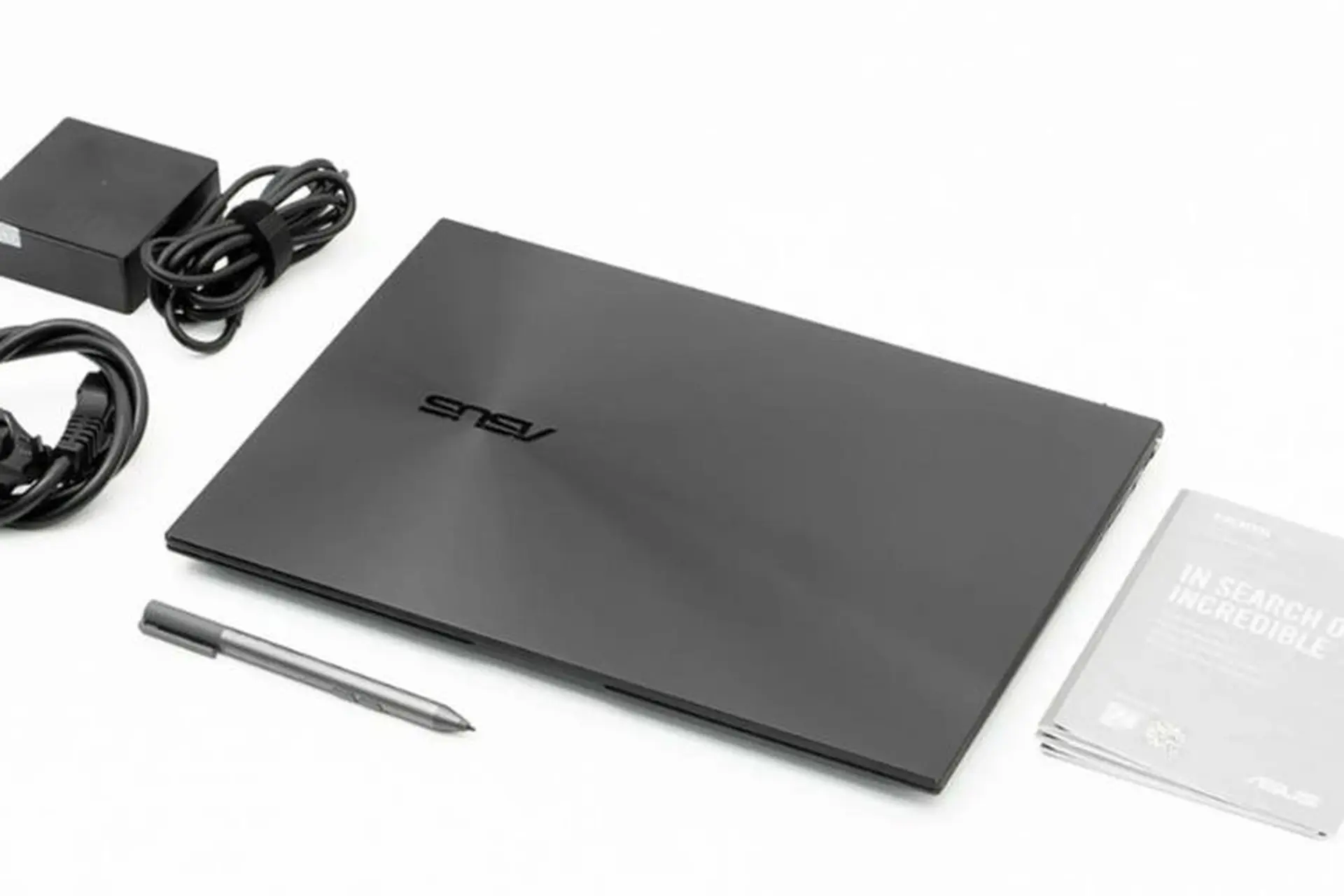 Đánh giá ASUS ZenBook 14X OLED: Màn hình OLED siêu nét, hiệu năng ấn tượng và thiết kế đẳng cấp có thực sự xứng đáng?