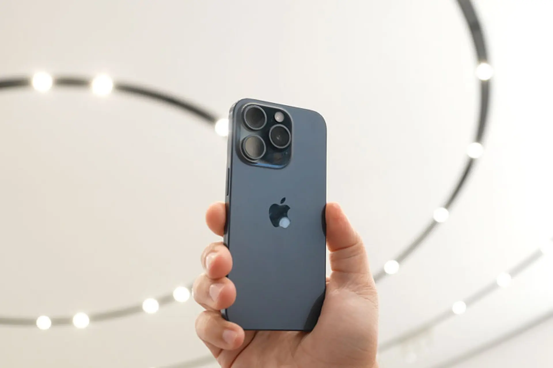 Apple chính thức ngừng sản xuất iPhone 15 Pro