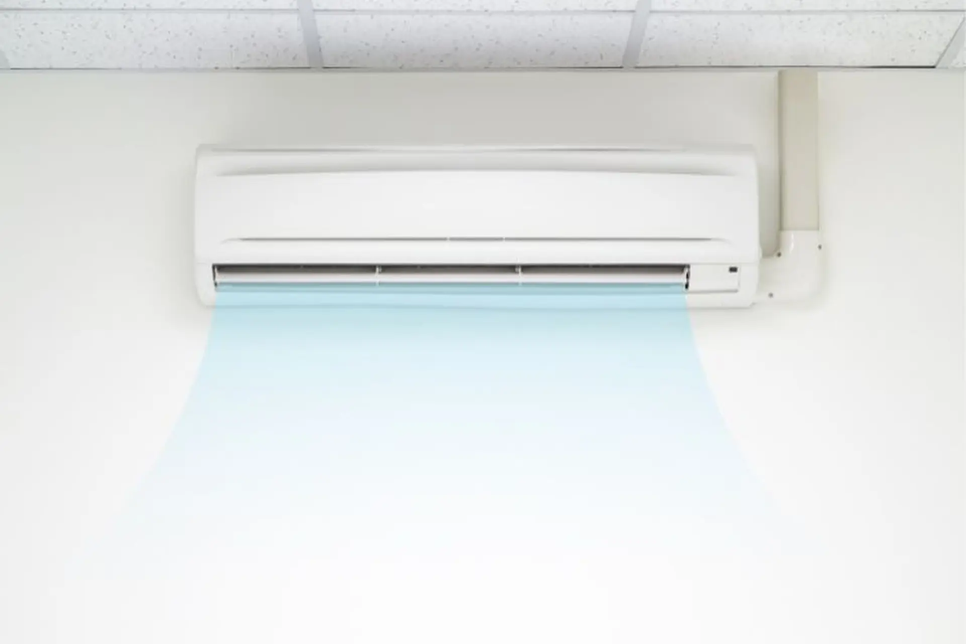 Cách nhận biết đời máy lạnh chính xác cho những ai có ý định mua máy lạnh cũ