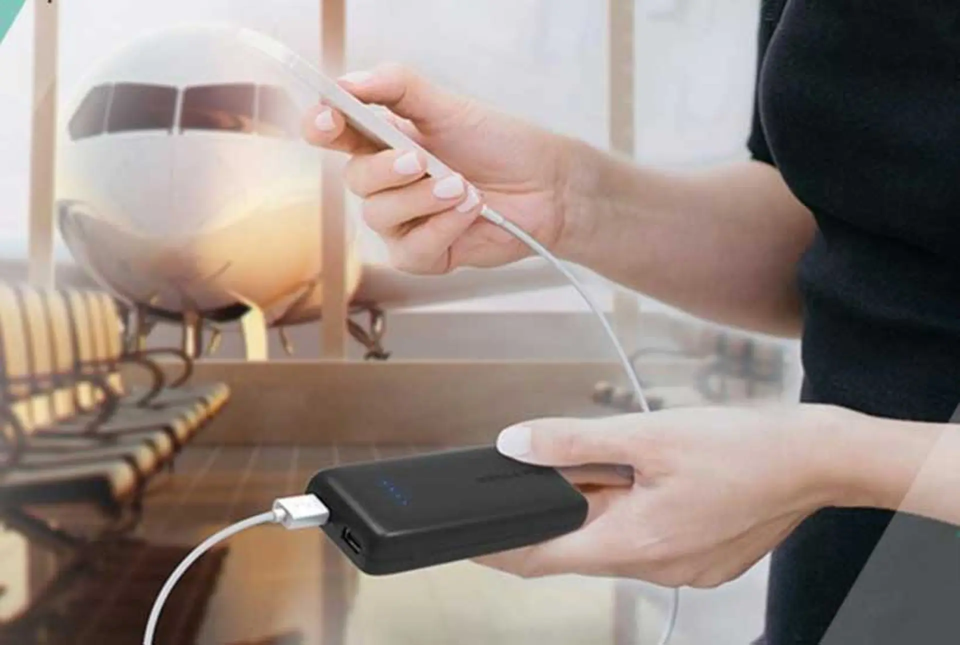 Cấm dùng pin sạc dự phòng trên máy bay, hành khách cần lưu ý gì?