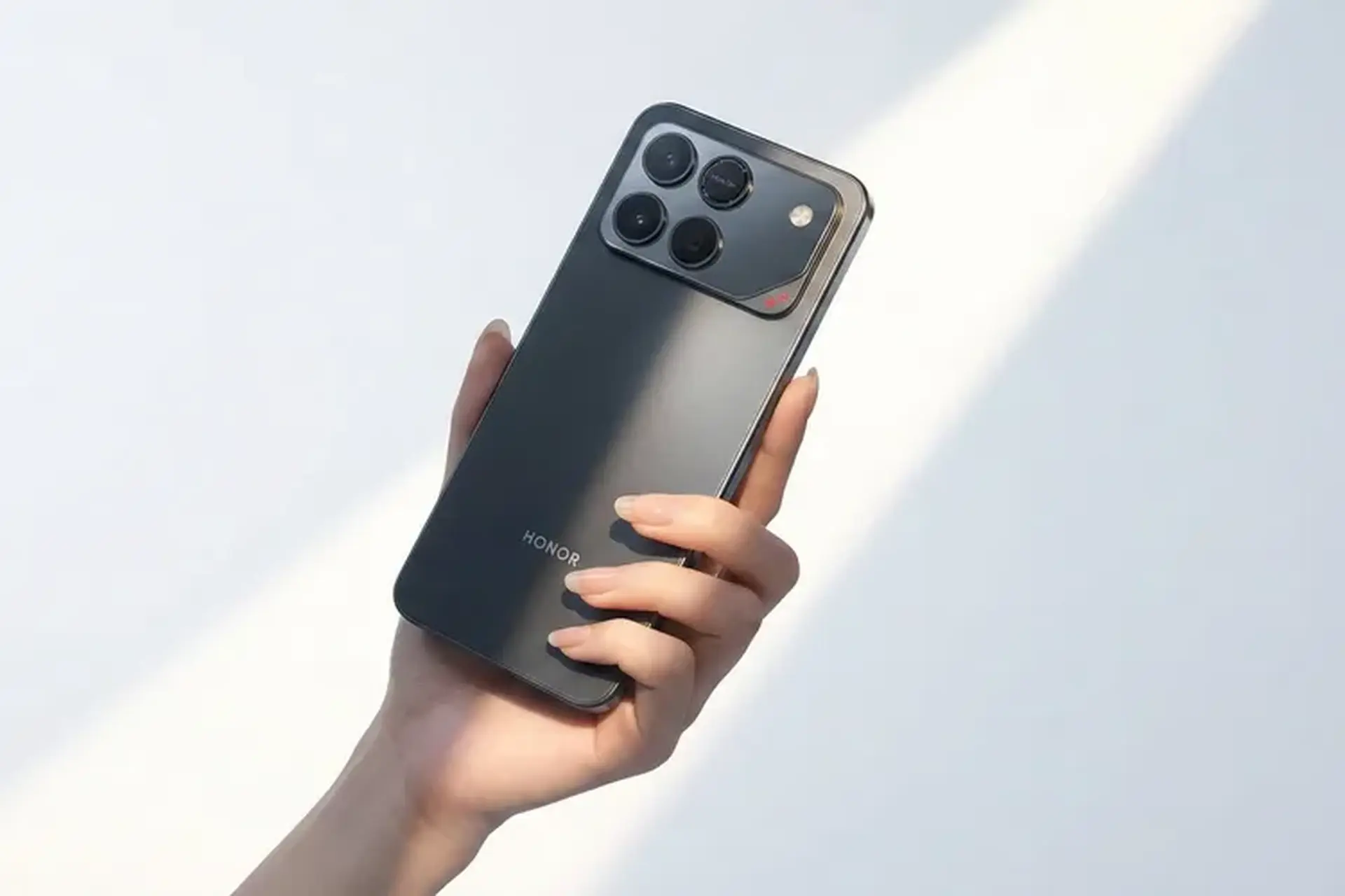 Trên tay, đánh giá nhanh Honor WIN: Bất ngờ về tản nhiệt, pin 10000mAh sẽ làm được gì?