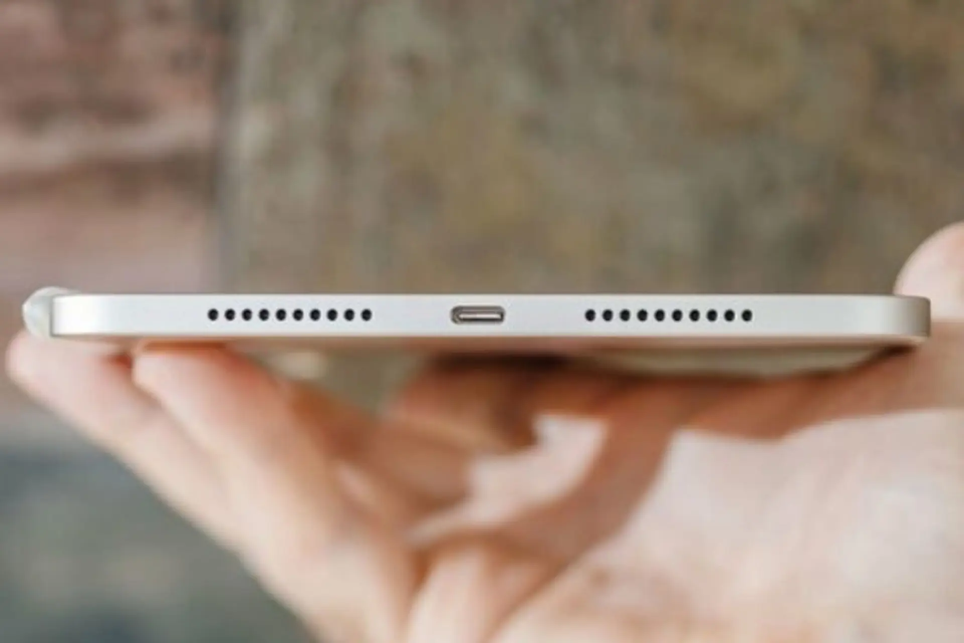 iPad có chỗ cắm tai nghe không? Giải đáp chi tiết và cách sử dụng tai nghe trên từng dòng iPad