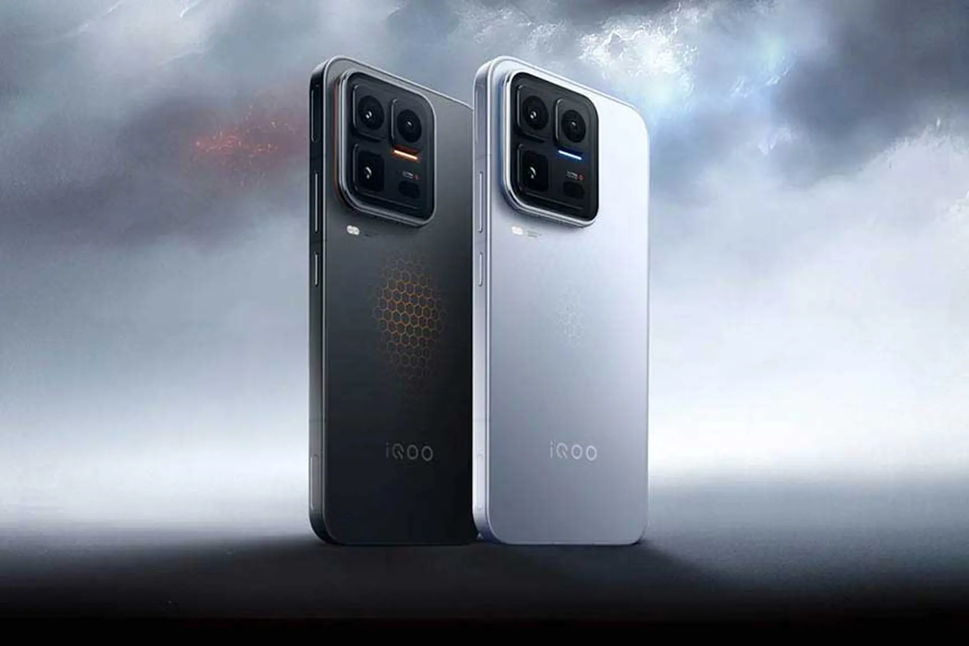 iQOO 15 Ultra ra mắt: Cấu hình mạnh cho game thủ, màn hình AMOLED 2K 144 Hz, sạc nhanh 100 W