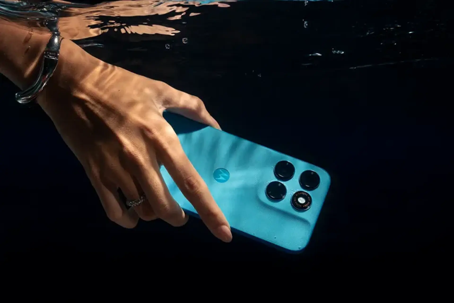 Moto G Max ra mắt: Camera 200 MP, màn hình siêu sáng và độ bền chuẩn quân đội