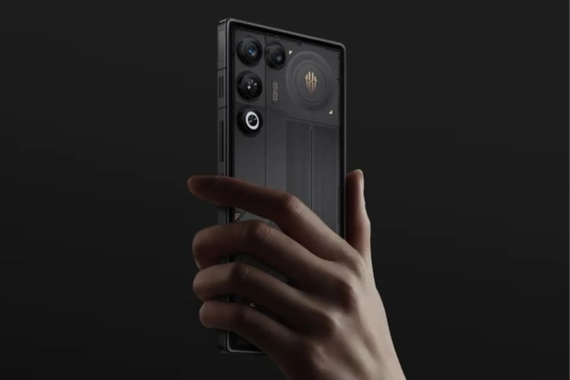 Điểm qua những chiếc smartphone nam tính, nâng tầm phong cách đáng mua tại FPT Shop