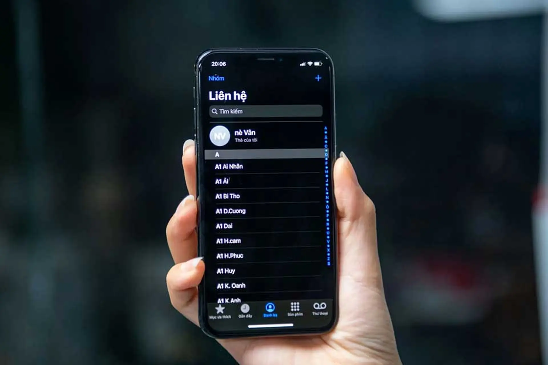 Sử dụng tài khoản danh bạ khác trên iPhone: Cách thêm tài khoản và đồng bộ liên hệ
