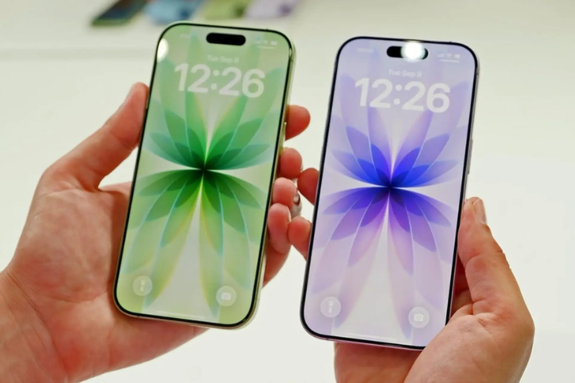 So sánh độ sáng và chất lượng màn hình điện thoại: Đâu là tiêu chí quan trọng hơn cho người dùng?