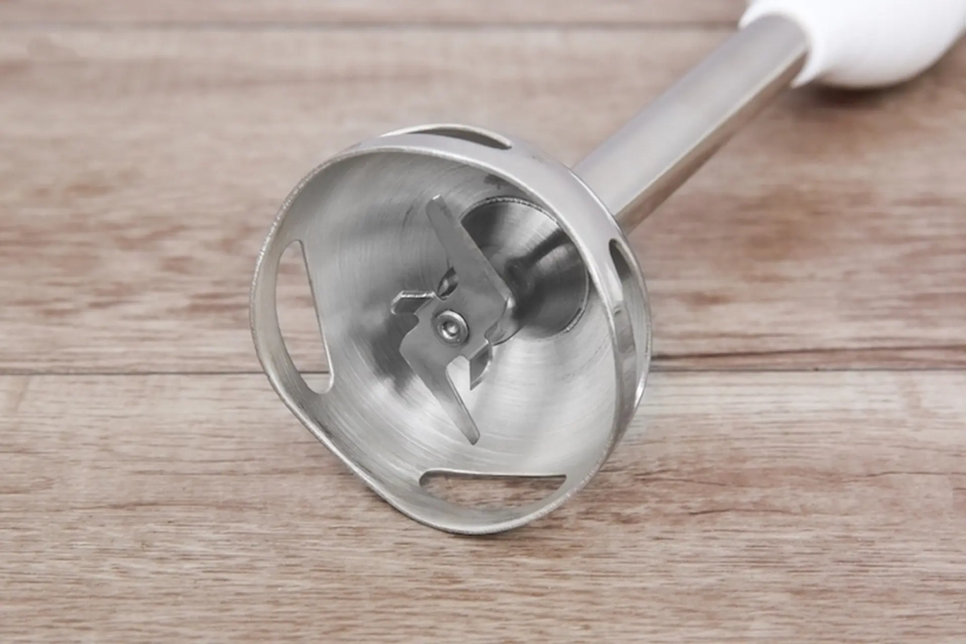 So sánh máy xay cầm tay Bosch và Braun: Nên chọn thương hiệu nào cho gia đình?