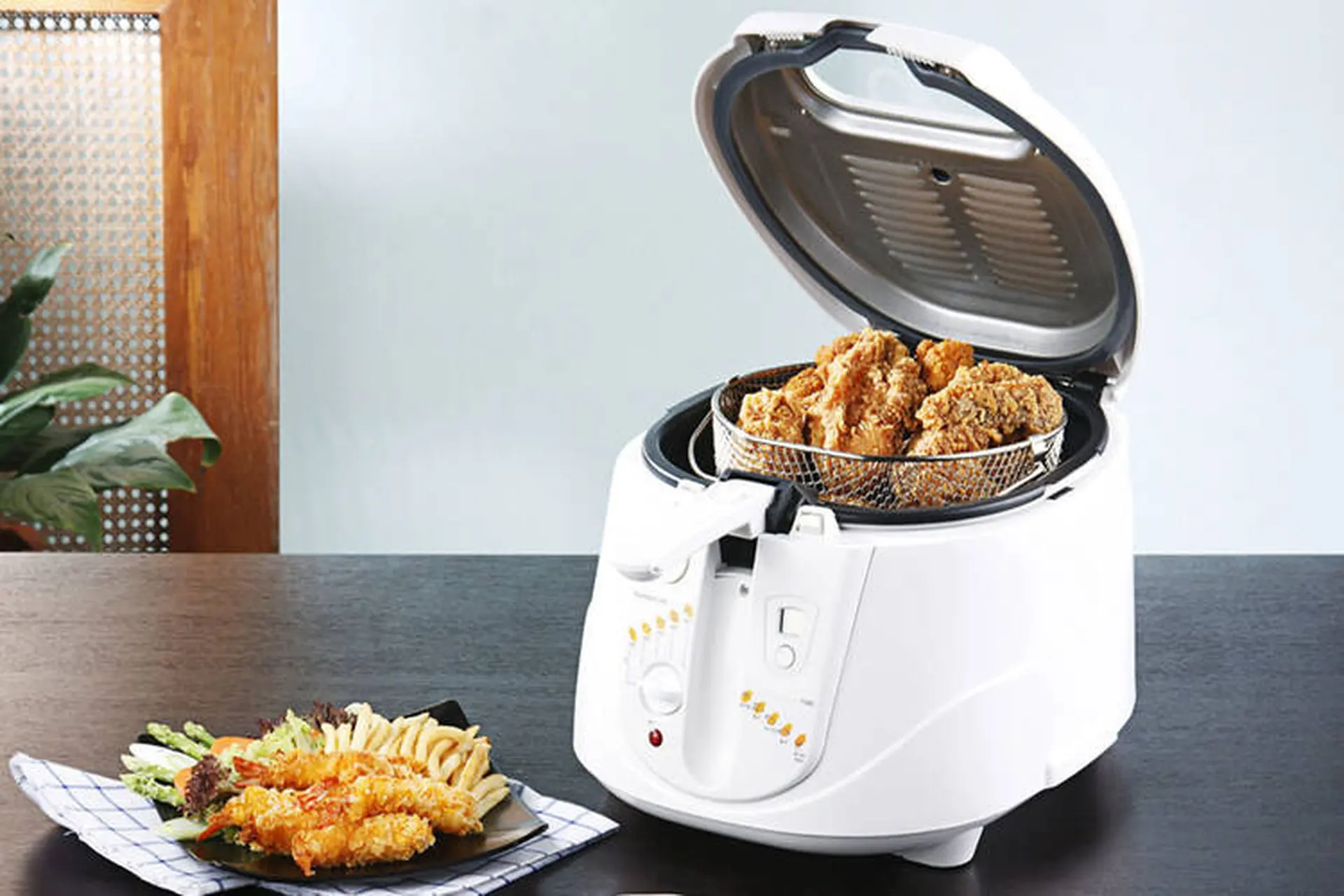 So sánh nồi chiên không dầu Hàn Quốc, Nhật Bản, Trung Quốc - Nên mua loại nào?