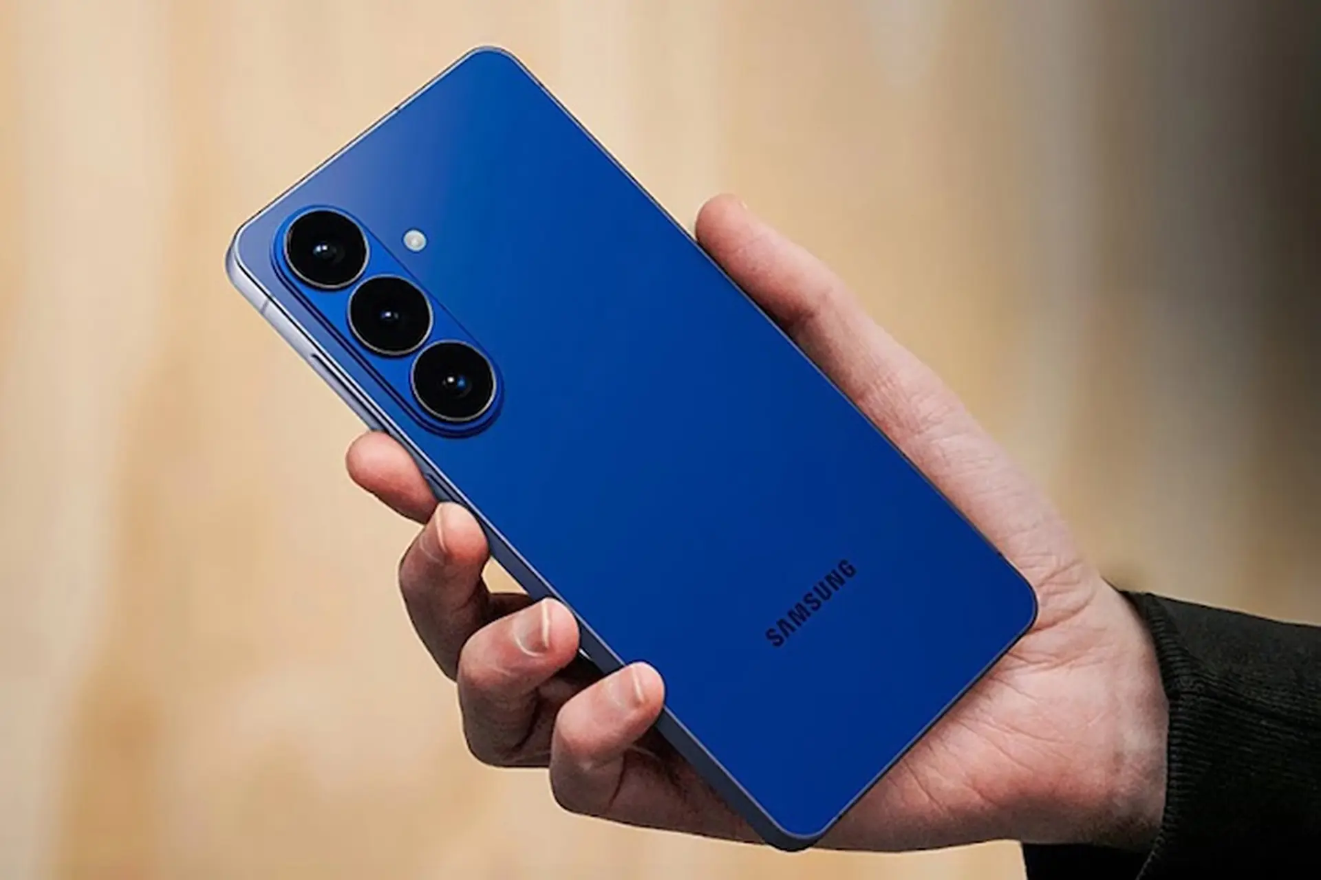 So sánh Samsung Galaxy S26 FE vs Galaxy S26: Khác biệt từ thiết kế, camera đến hiệu năng