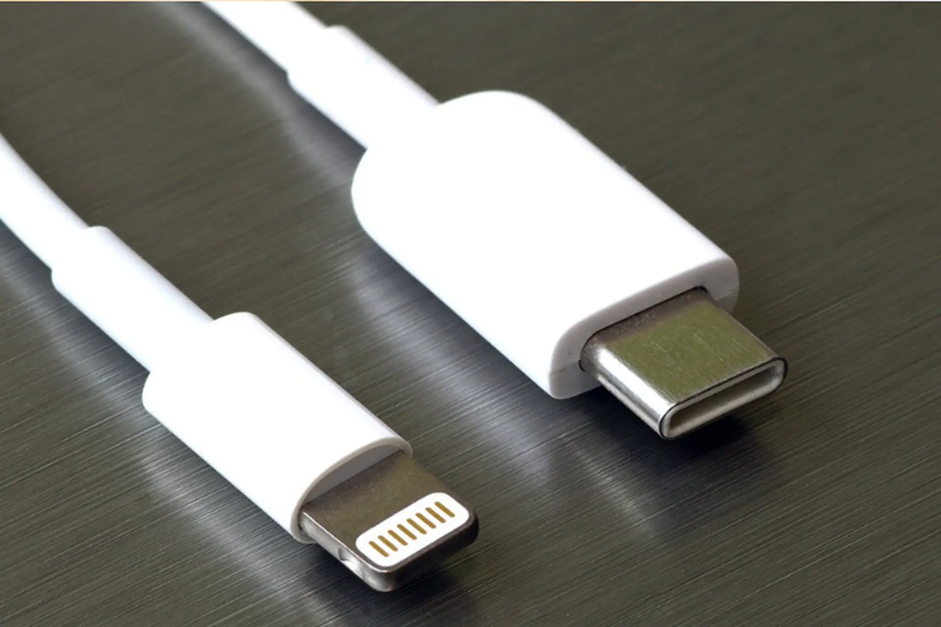 So sánh USB-C và Lightning chi tiết về tốc độ sạc, truyền dữ liệu và độ bền