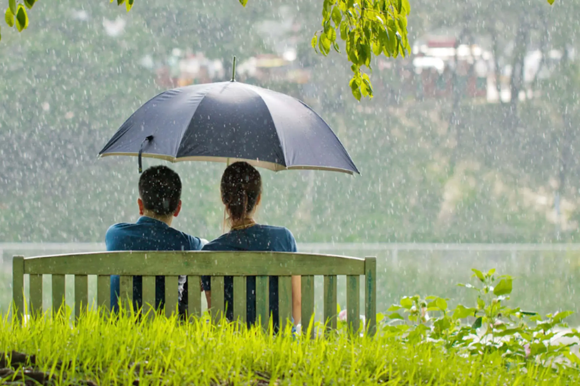 Status thả thính ngày mưa ngọt ngào, lãng mạn giúp bạn ghi điểm với crush ngay lập tức