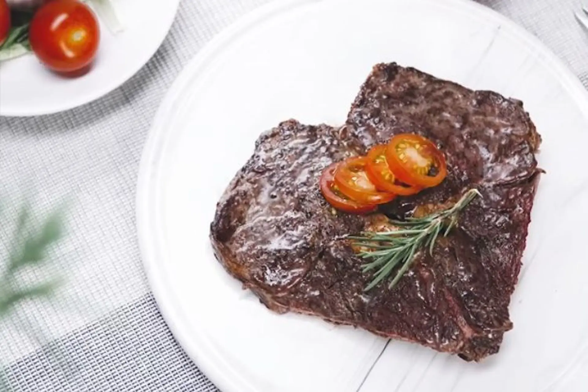 Bí quyết làm Steak trái tim sốt nấm mềm ngon, đậm đà chuẩn vị nhà hàng ngay tại nhà