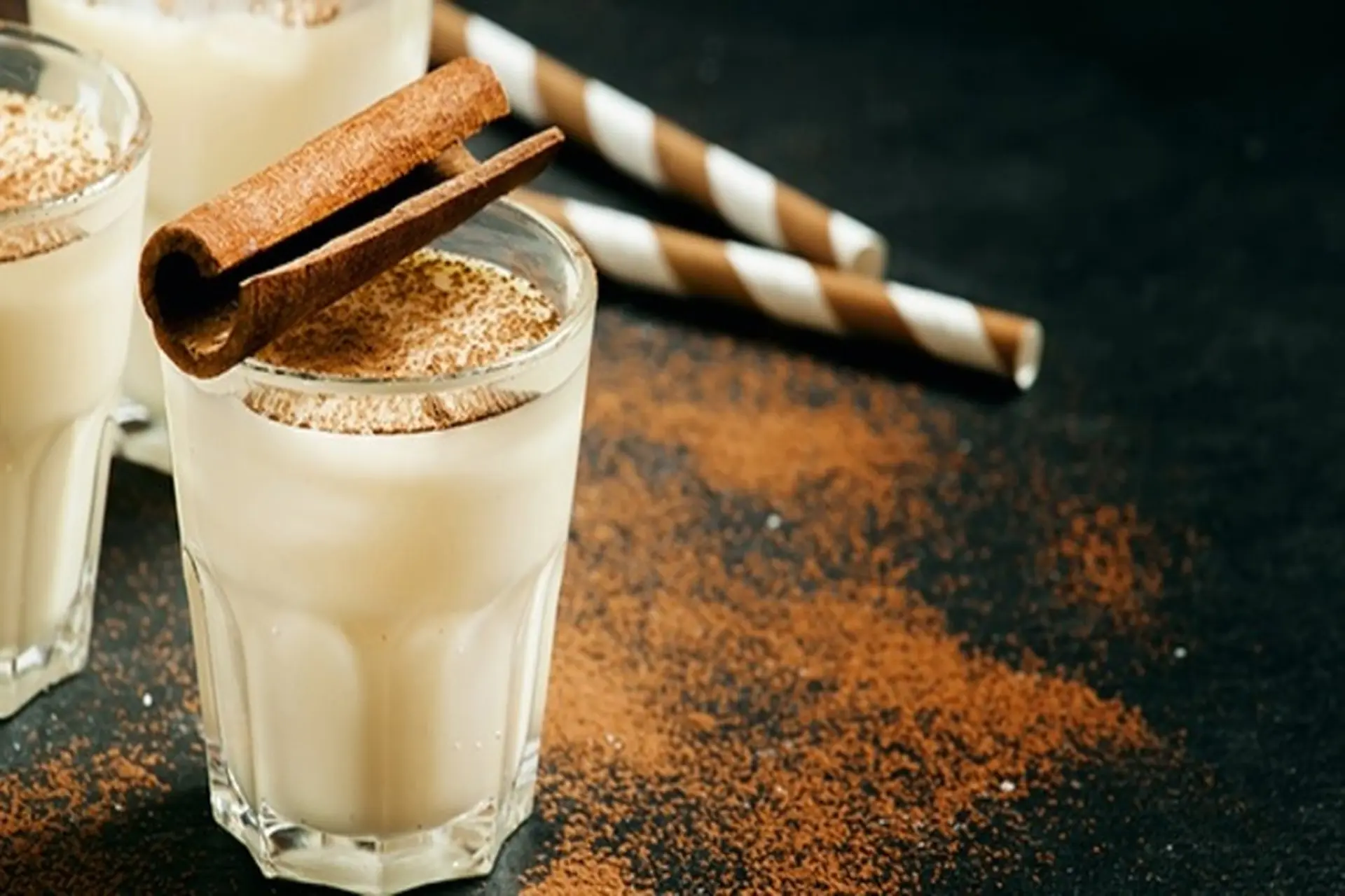 Lưu ngay 2 công thức làm sữa quế thơm ngon, bổ sung dinh dưỡng cho cơ thể mỗi ngày