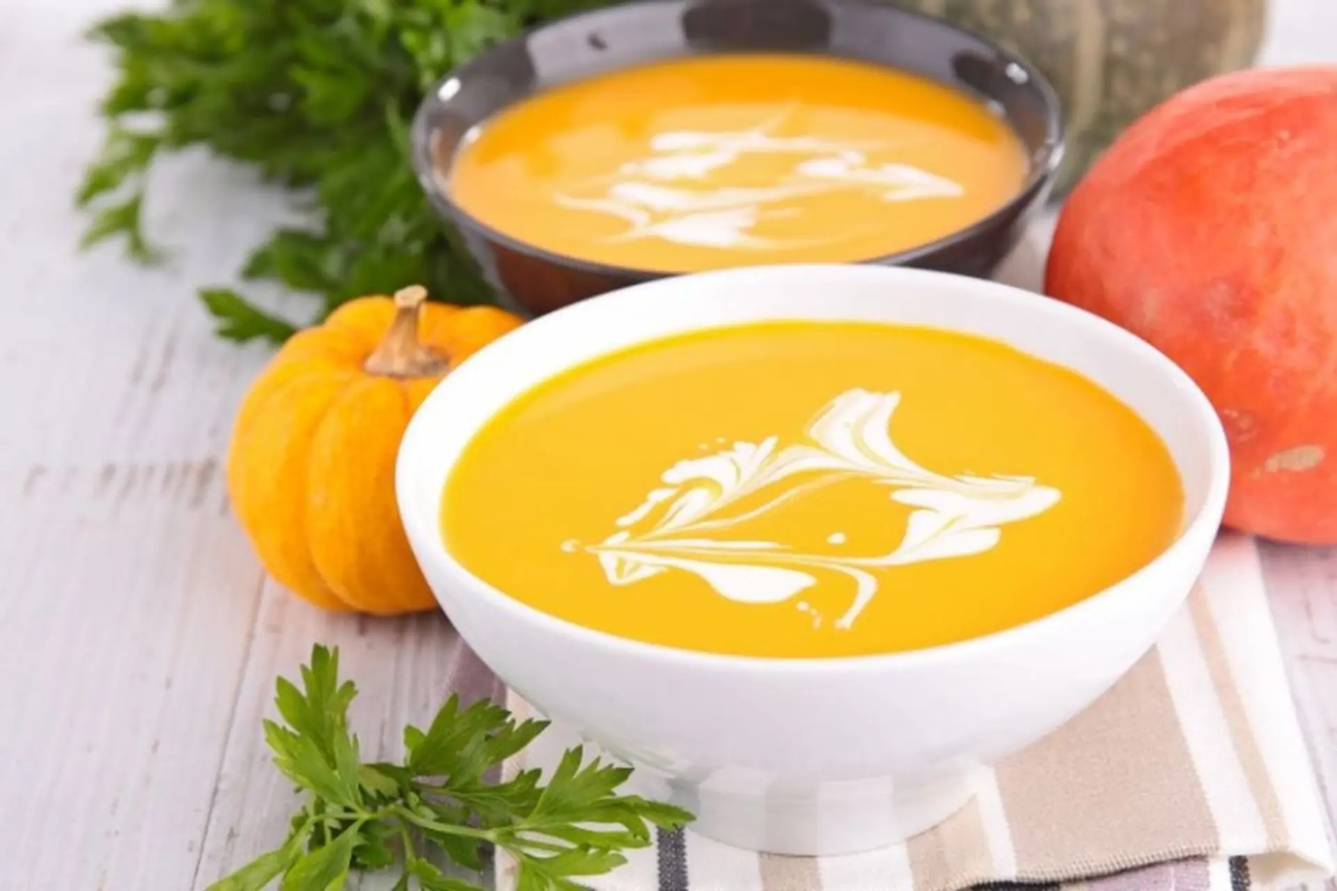 Cách nấu súp bí đỏ kem tươi thơm ngon sánh mịn chuẩn nhà hàng