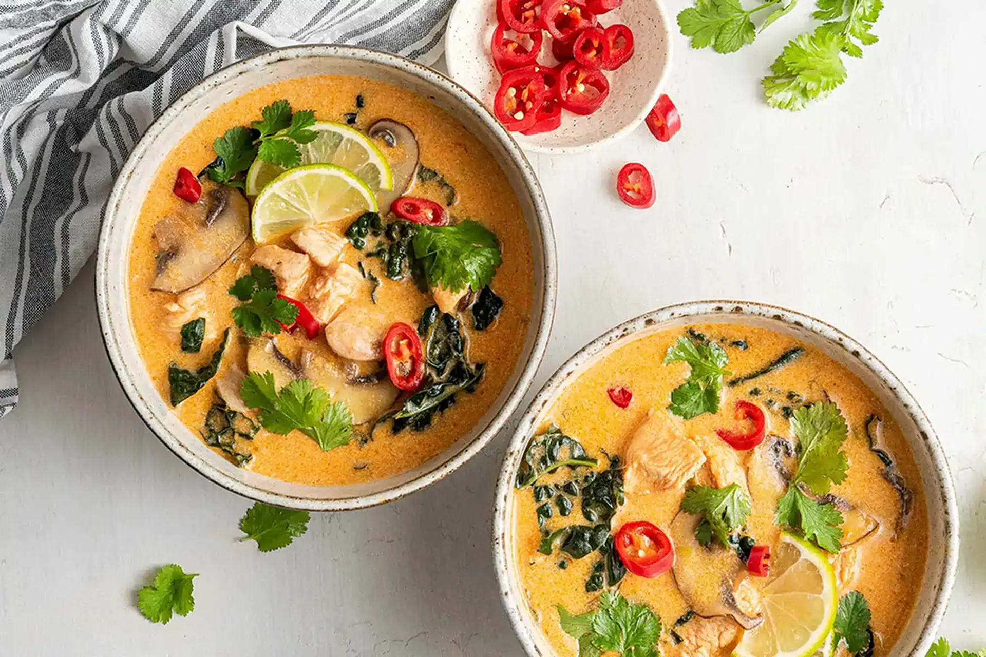Khám phá công thức súp gà cốt dừa đơn giản, thơm ngon mà ai cũng có thể làm được