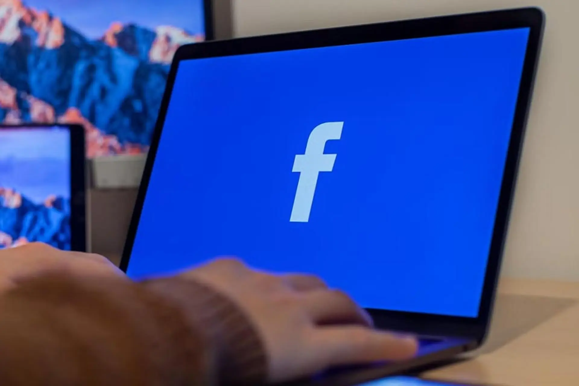 Làm thế nào để tải Facebook về máy tính? Tìm hiểu các bước cài đặt nhanh chóng