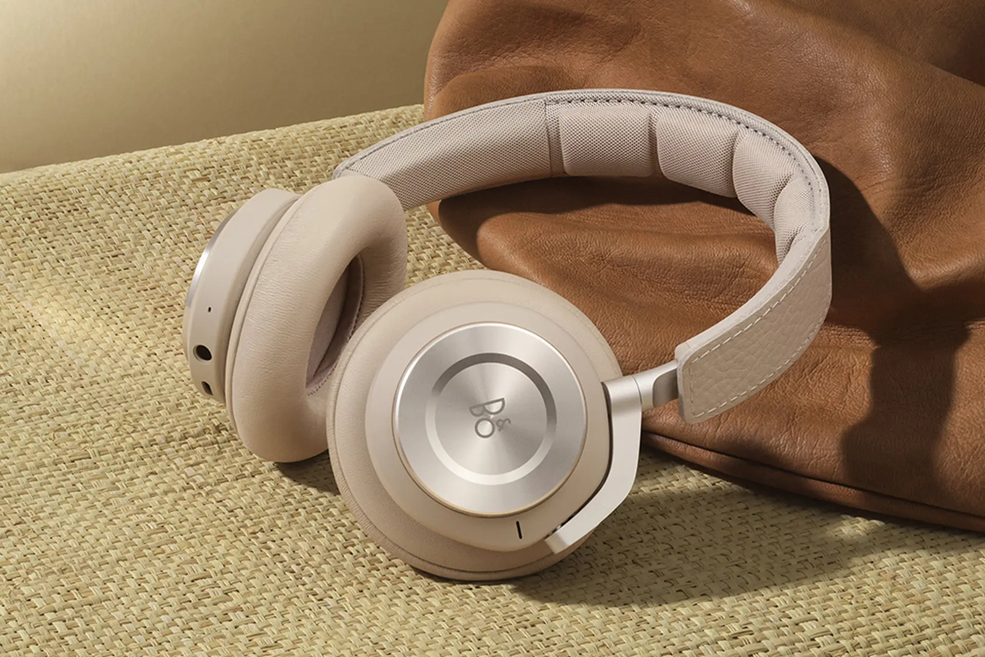 Tai nghe Bang & Olufsen của nước nào? Hé lộ về thương hiệu âm thanh sang trọng bậc nhất thế giới