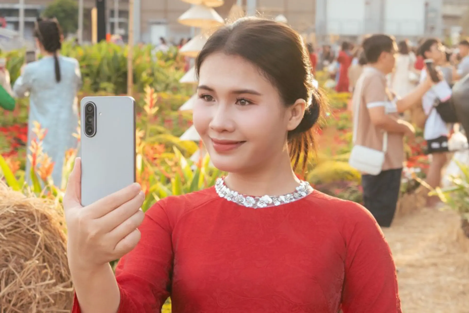 Tết này, chọn quà sao cho ba mẹ vui lòng mà vẫn thiết thực? Galaxy A17 5G chính là đáp án của bạn