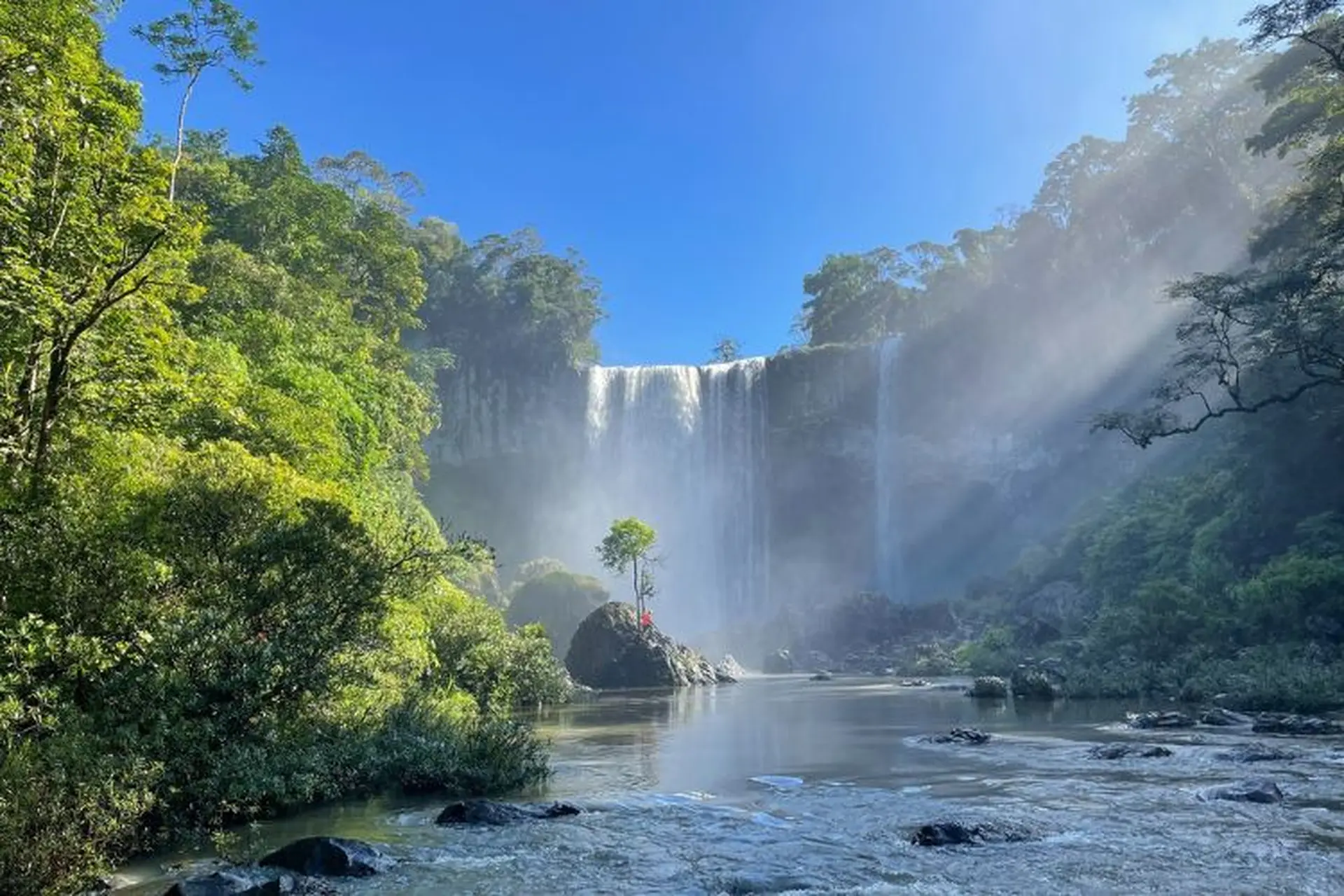 Thác K50 ở đâu? Nên khám phá thác K50 vào thời điểm nào? Những lưu ý quan trọng khi trekking ở đây
