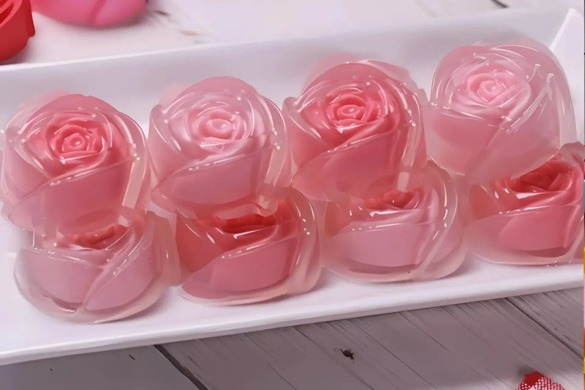 Hướng dẫn làm thạch rau câu hoa hồng trong suốt đẹp mê ly, ngọt mát nhìn là muốn ăn ngay