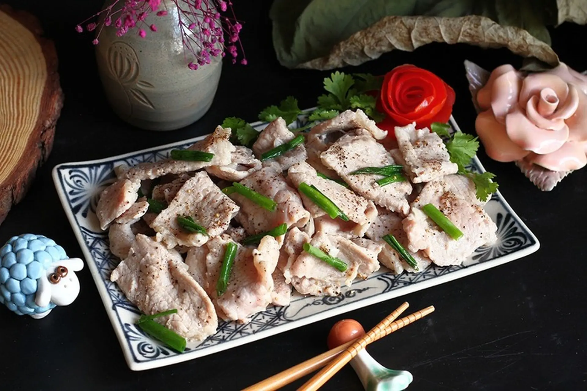 Gợi ý công thức làm thăn lợn rim tiêu đậm đà, mềm ngon, đầy mê hoặc cho bữa cơm gia đình