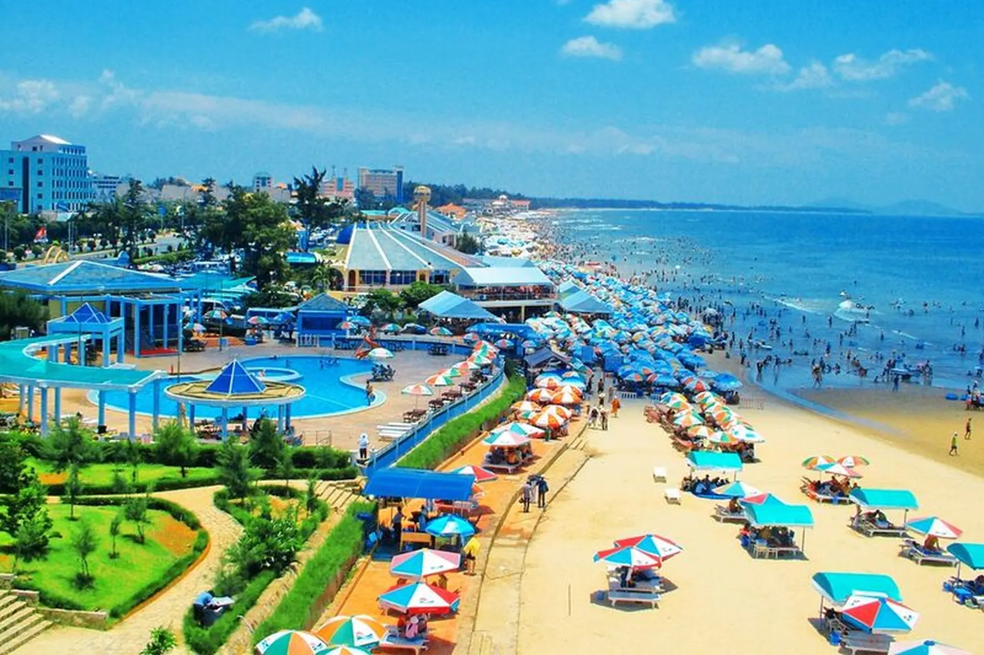 Tháng 8 đi đâu đẹp? Gợi ý những điểm đến trong và ngoài nước lý tưởng cho kỳ nghỉ cuối hè