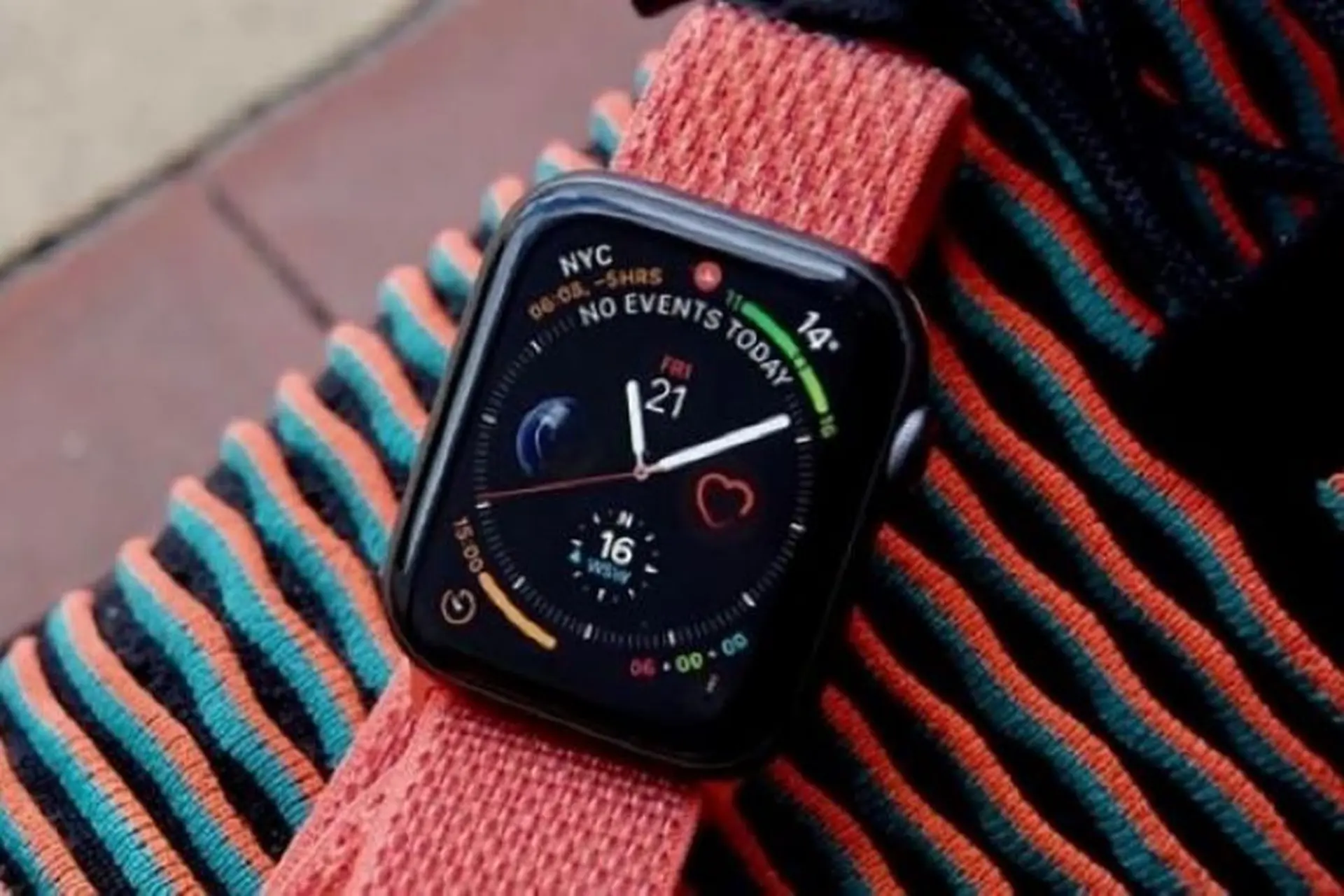 Thay màn hình Apple Watch ở đâu uy tín? Giá thay màn hình Apple Watch bao nhiêu?