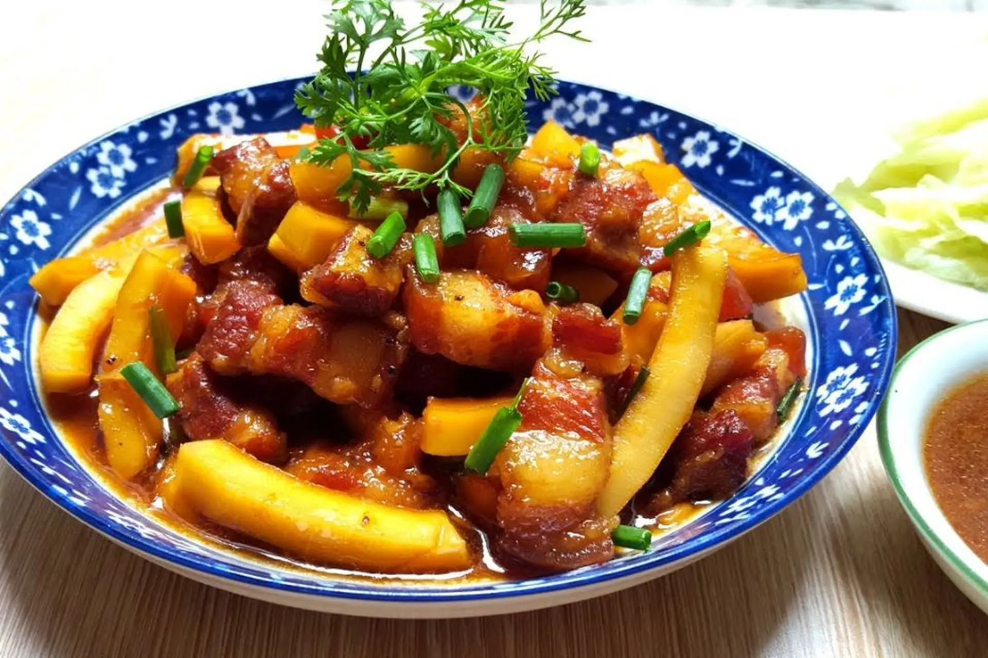 Hướng dẫn cách làm thịt ba chỉ kho dừa thơm ngon, đậm đà cho bữa cơm gia đình