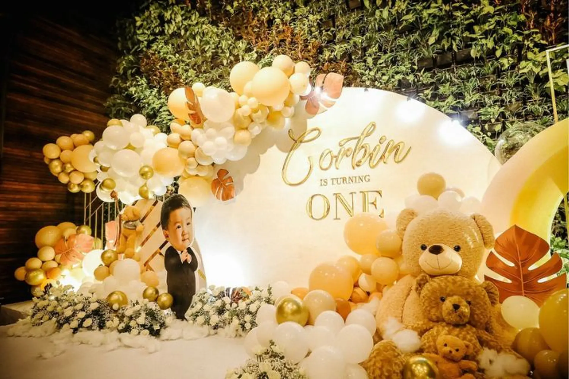 Tiệc thôi nôi là gì? Tiệc thôi nôi có ý nghĩa gì? Những lưu ý khi tổ chức tiệc thôi nôi