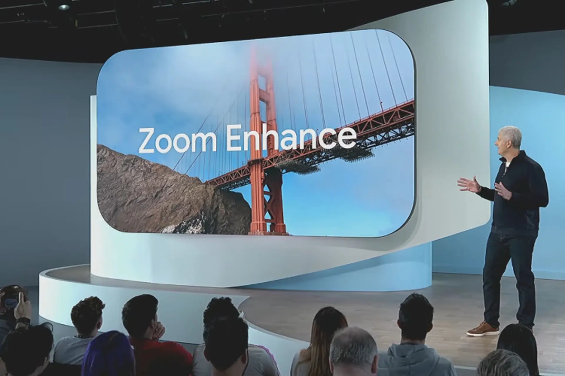 Tính năng Zoom Enhance là gì? Cách hoạt động và lợi ích khi zoom ảnh bằng AI