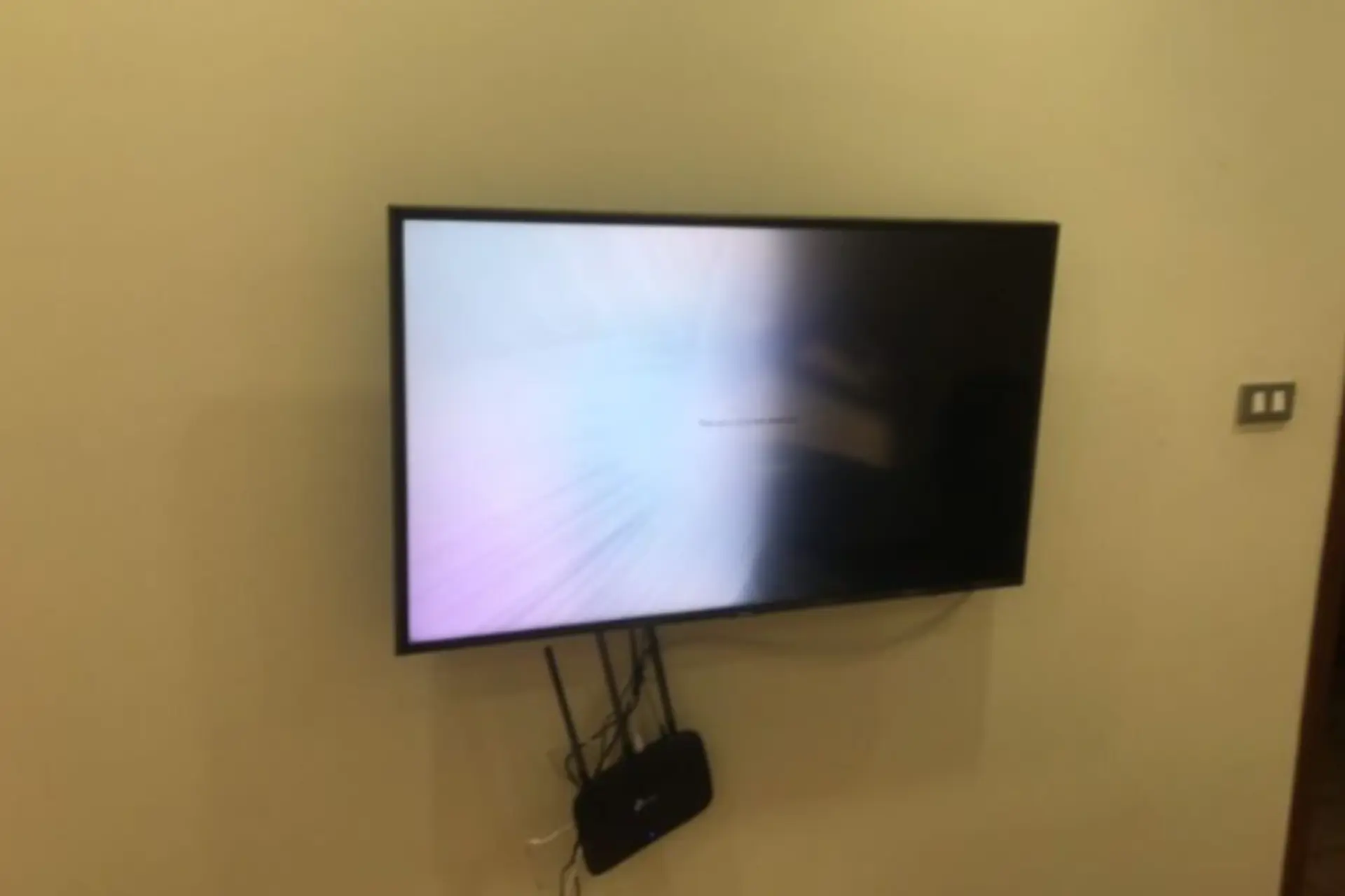 Tivi bắt được sóng nhưng không có hình: Nguyên nhân và cách kiểm tra lỗi nhanh chóng