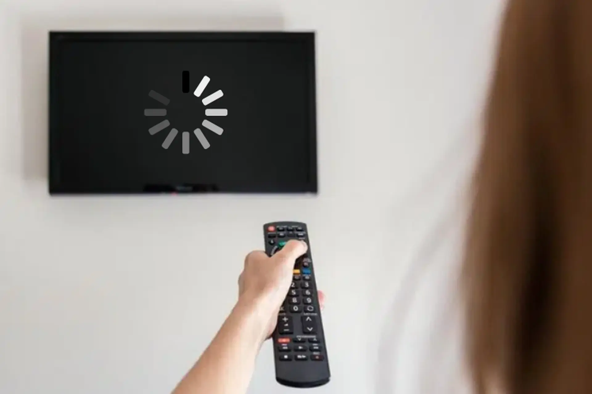 Tại sao tivi đơ khi khởi động? Hướng dẫn các bước tự kiểm tra lỗi tivi đơ tại nhà