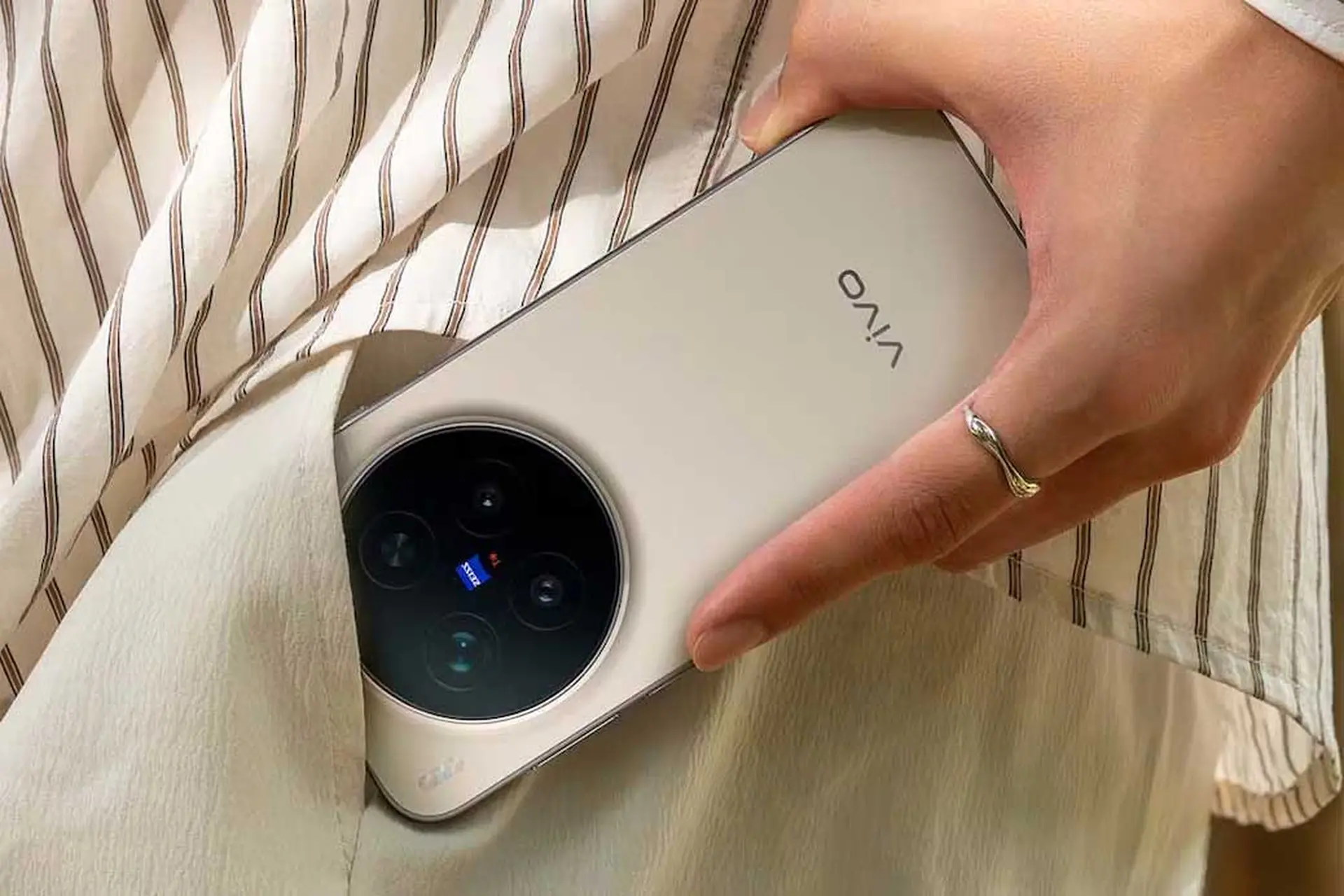Toàn cảnh vivo X500 series: Xuất hiện bản mini, camera LOFIC thế hệ mới