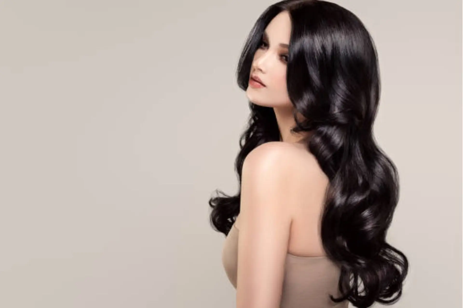 Vì sao tóc đen đẹp vẫn luôn được ưa chuộng? Gợi ý 5 kiểu tóc giúp các cô nàng nâng tầm nhan sắc