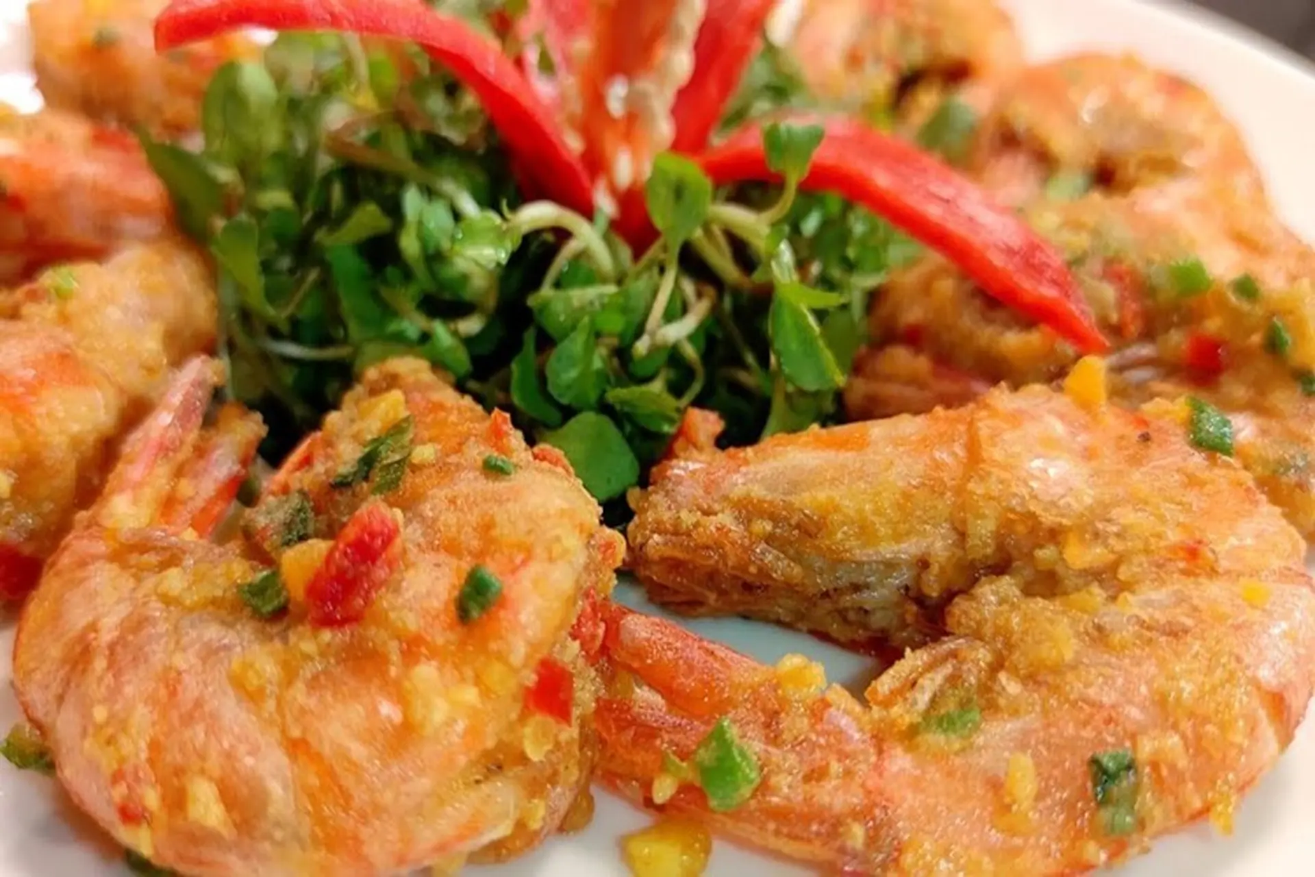 Cách làm tôm sốt trứng muối béo ngậy, giòn ngon hấp dẫn – Bí quyết để món ăn thêm đậm đà chuẩn vị