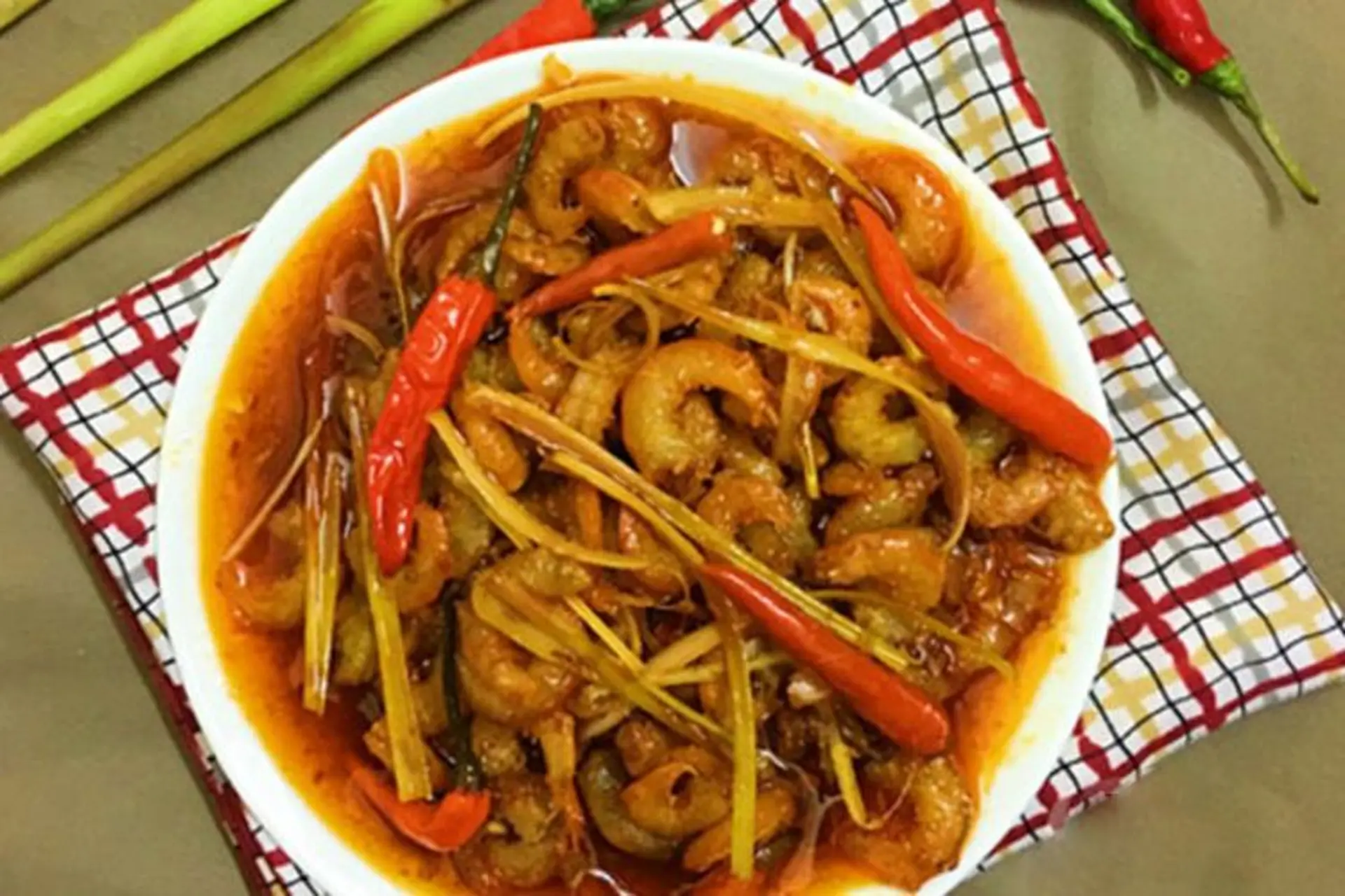 Mẹo chế biến món tôm xào ớt khô ngon, đậm đà hương vị, đảm bảo cực kỳ "tốn cơm"