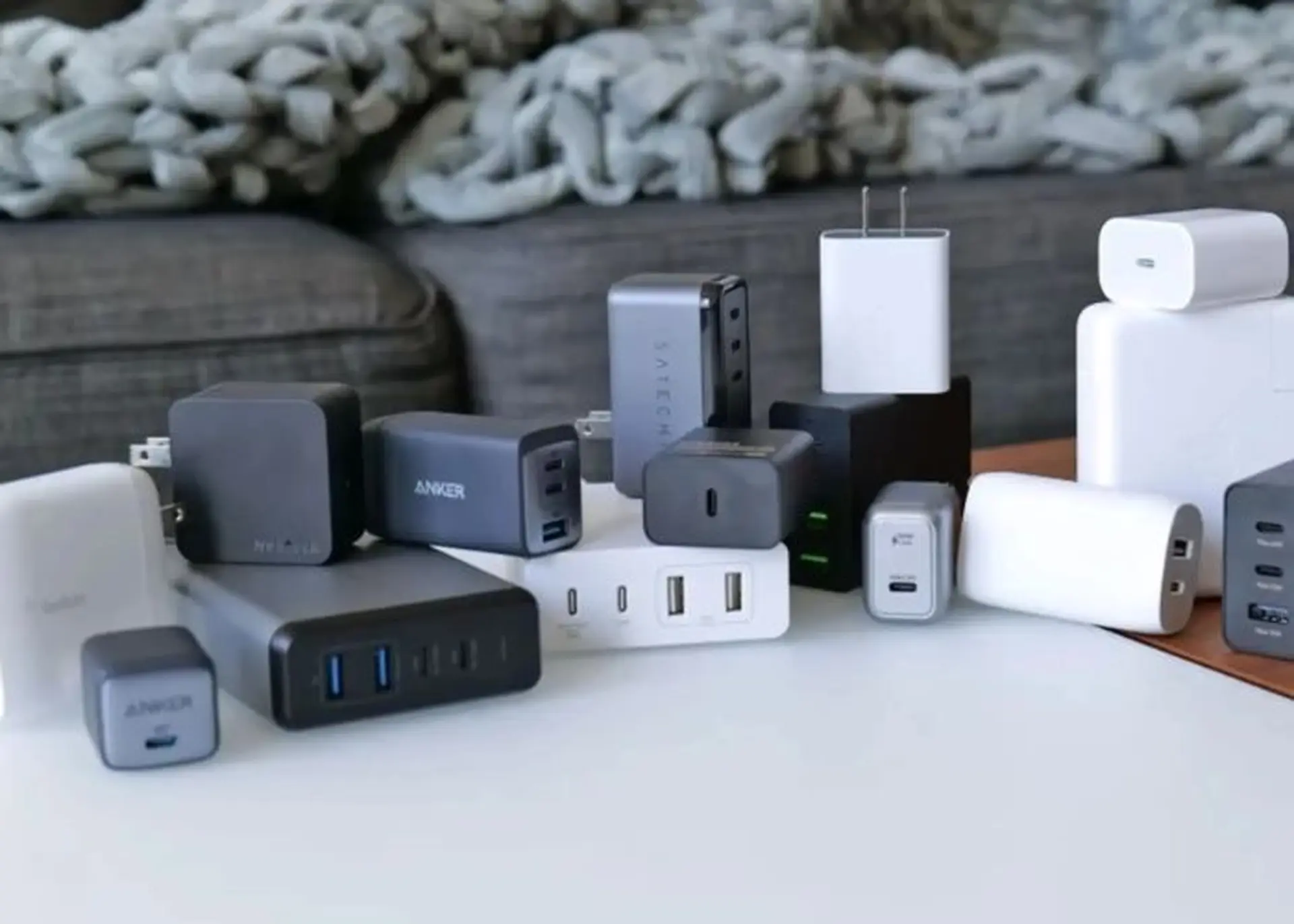 Top 5 củ sạc 30W tốt nhất hiện nay: Đánh giá chi tiết và gợi ý củ sạc phù hợp cho bạn