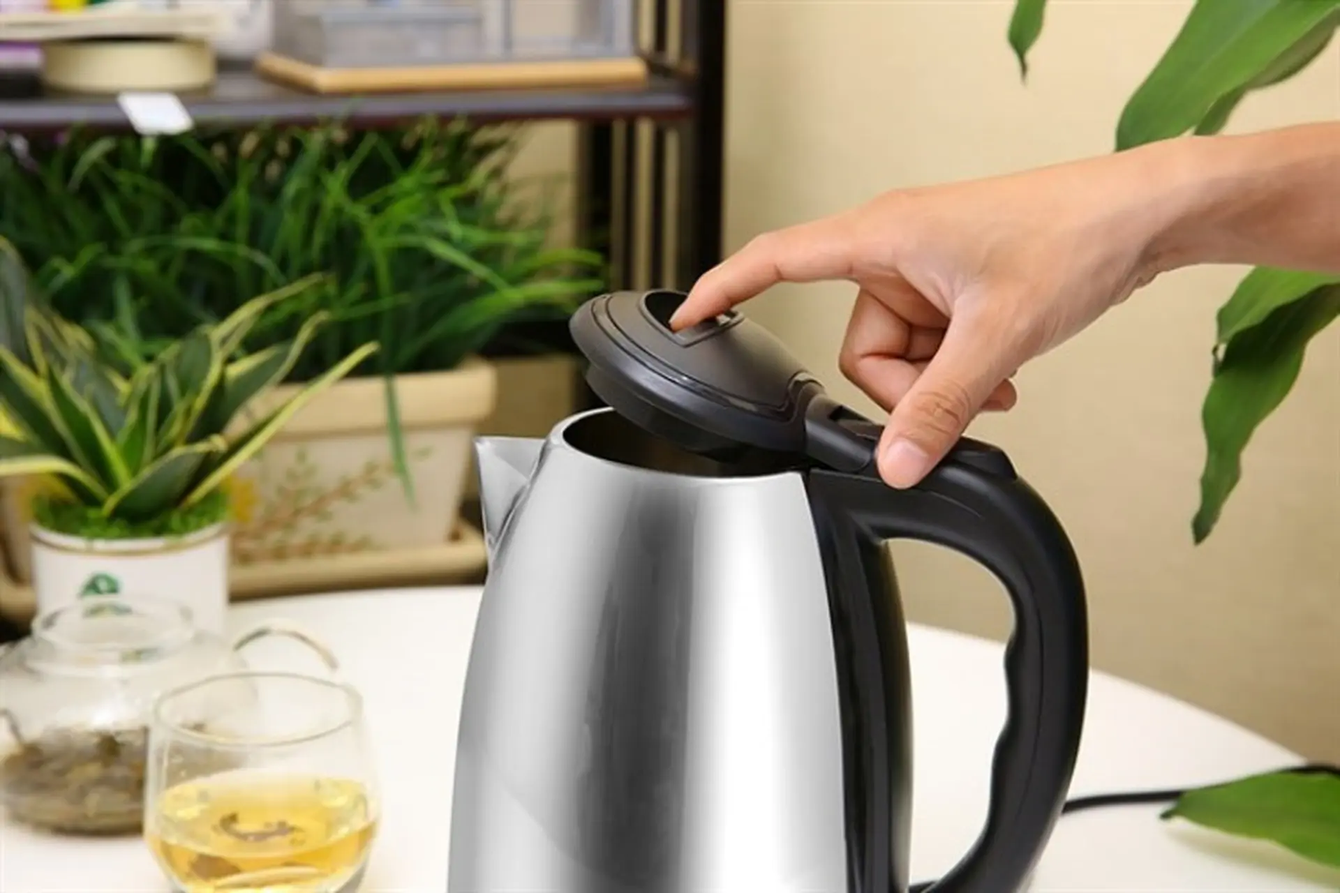 Top bình đun siêu tốc Delites tốt nhất 2025 – Nấu nước nhanh, chất lượng bền bỉ 