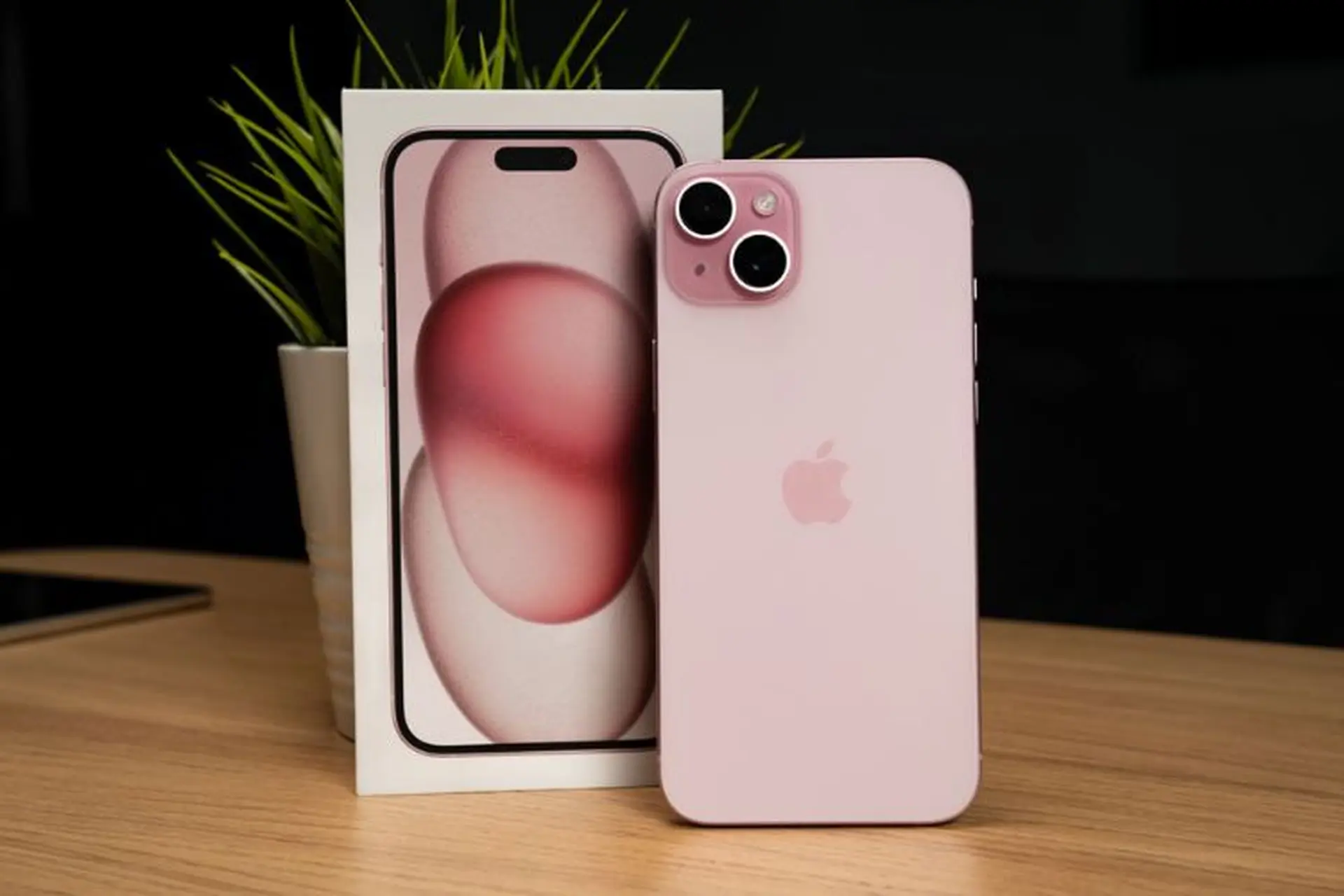 Top iPhone màu hồng đẹp: Tổng hợp những phiên bản sắc hồng ngọt ngào và cuốn hút nhất từ trước đến nay