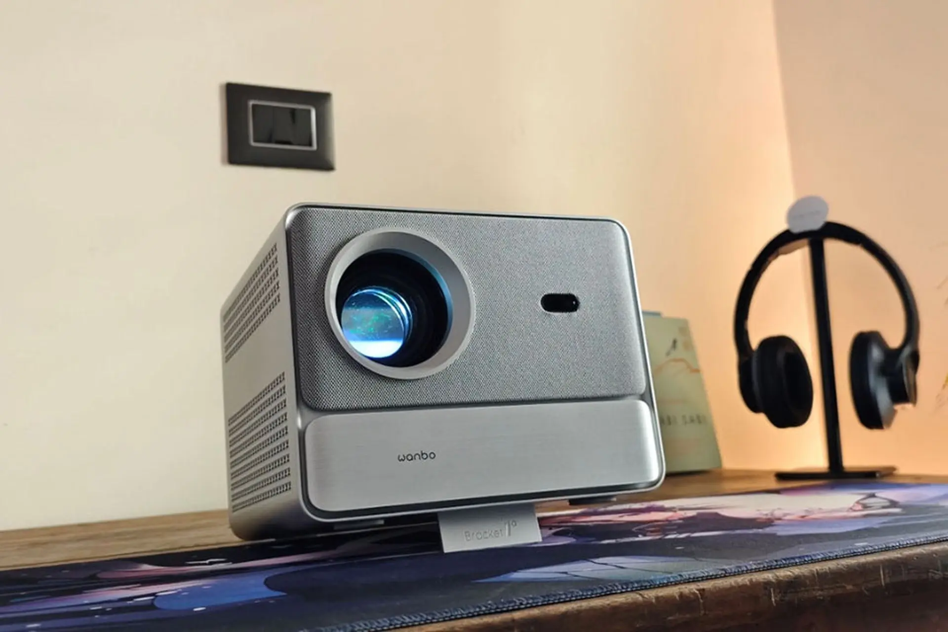 Trên tay Wanbo DaVinci 1 Pro: Máy chiếu gia đình có độ sáng cao và hình ảnh rõ nét