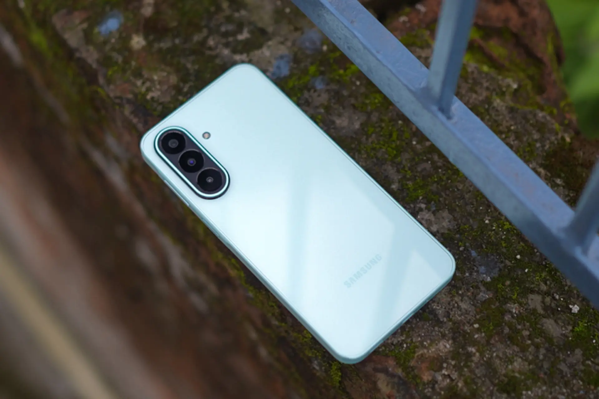 Trên tay Samsung Galaxy A27 5G: Thiết kế mới, màn hình AMOLED 120 Hz và Snapdragon 6 Gen 3