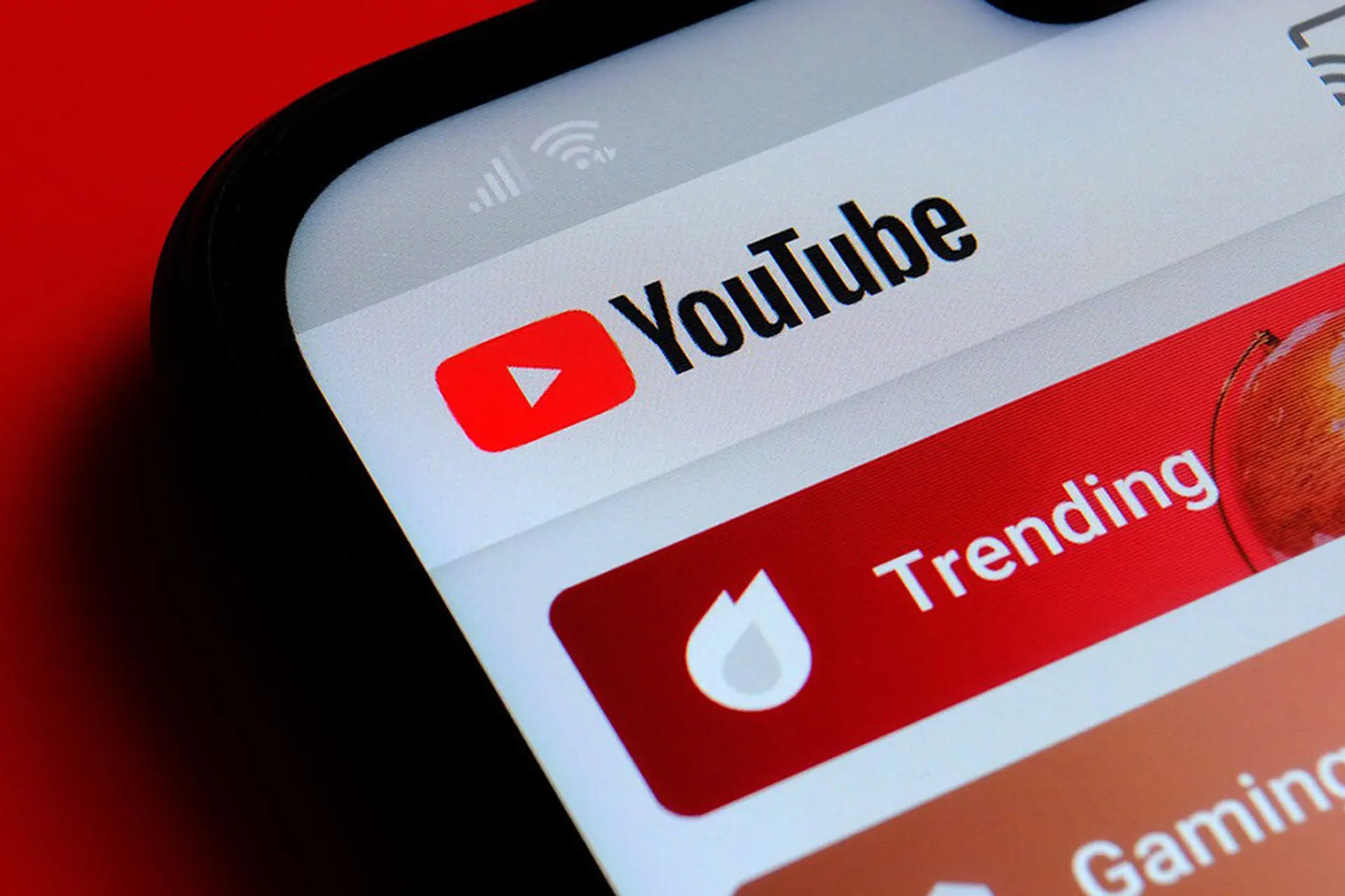 Trending là gì? Giải mã ý nghĩa của trending trên mạng xã hội và đời sống năm 2026