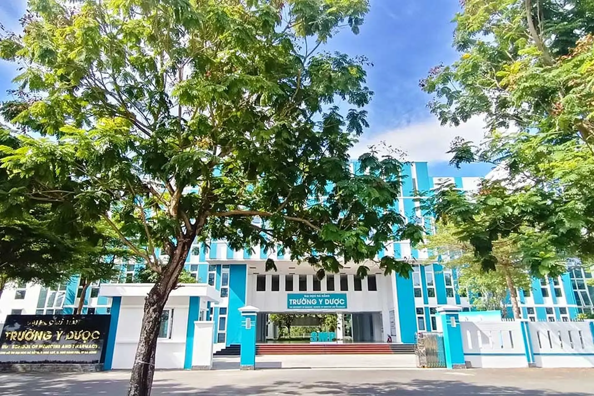 Tổng hợp điểm chuẩn Y Dược Đà Nẵng 2025 theo từng ngành và phương thức xét tuyển