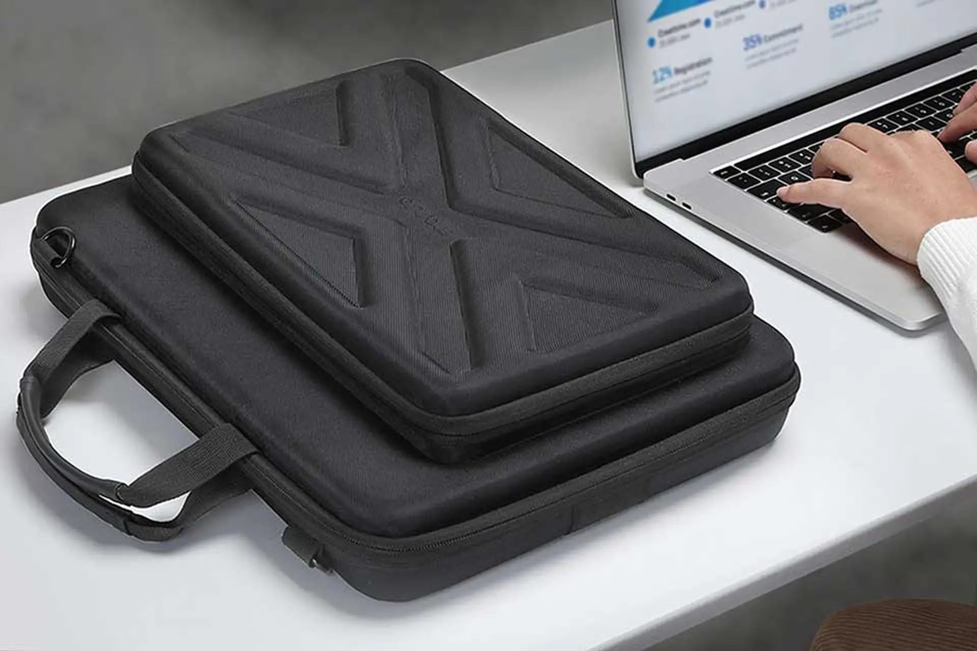 Top túi chống sốc laptop 15.6 inch đáng chọn để chống va đập và chống nước tốt