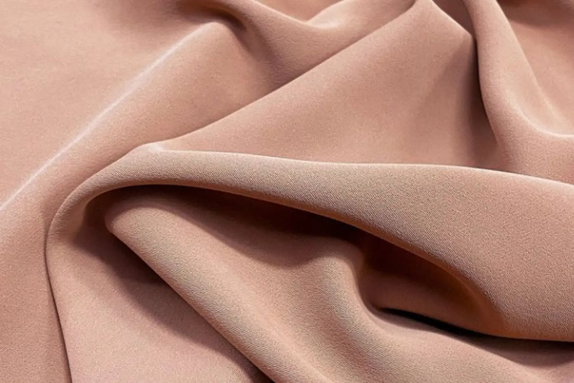 Tìm hiểu về vải crepe: Khái niệm, phân loại, đặc điểm và ứng dụng trong thời trang