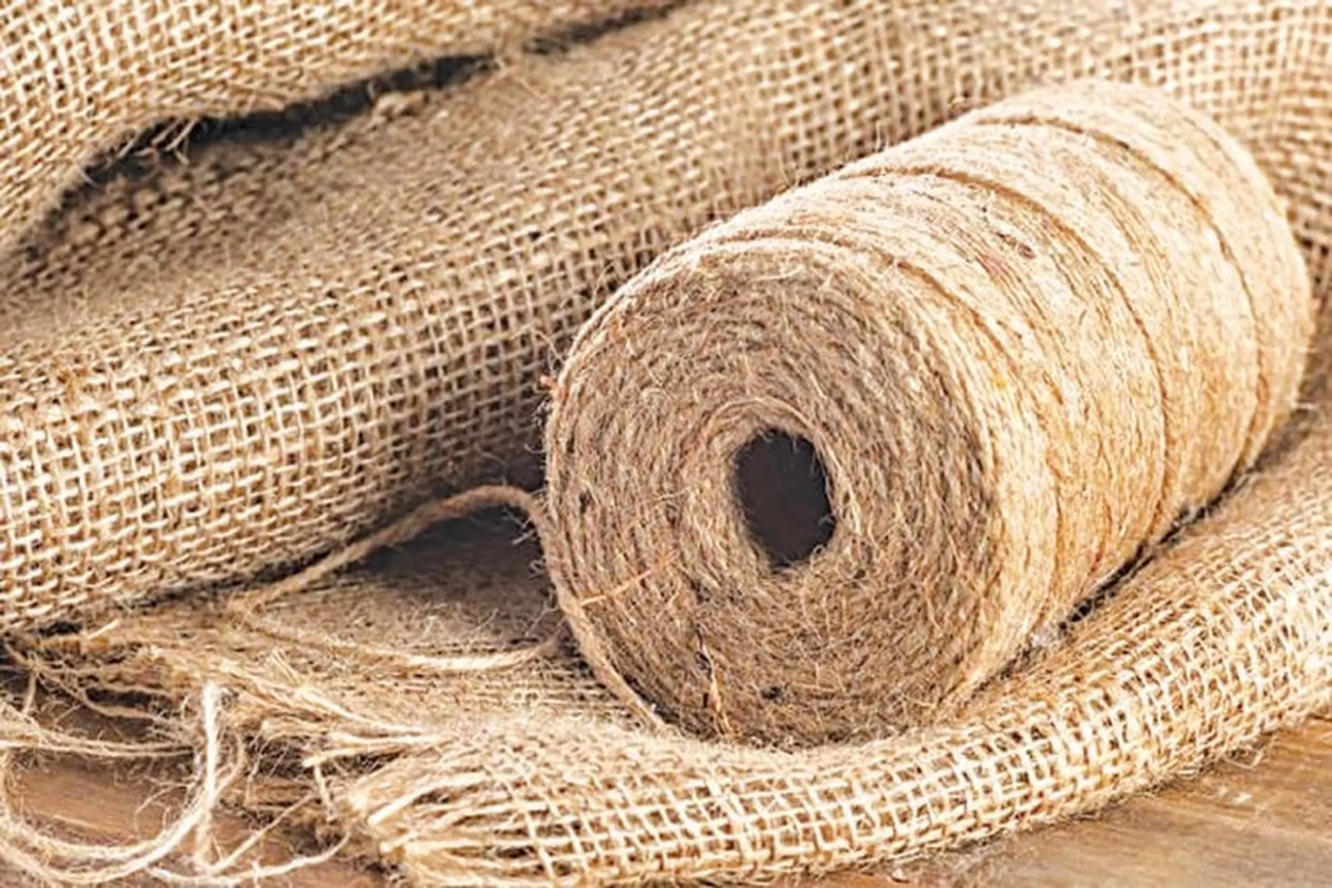 Tất tần tật về vải đay là gì? Quy trình sản xuất và ưu nhược điểm của loại vải này