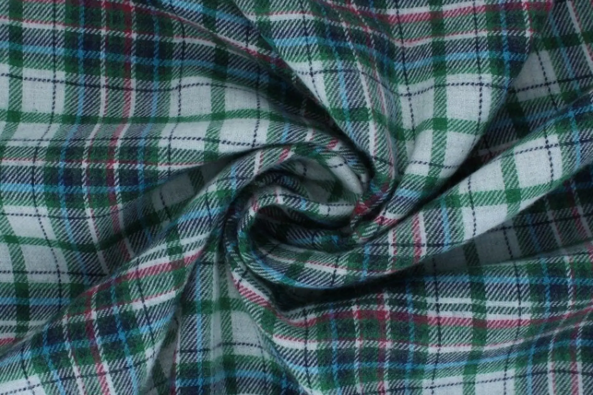 Vải Flannel - chất liệu bền đẹp không thể thiếu trong tủ đồ của mọi tín đồ thời trang Streetwear 