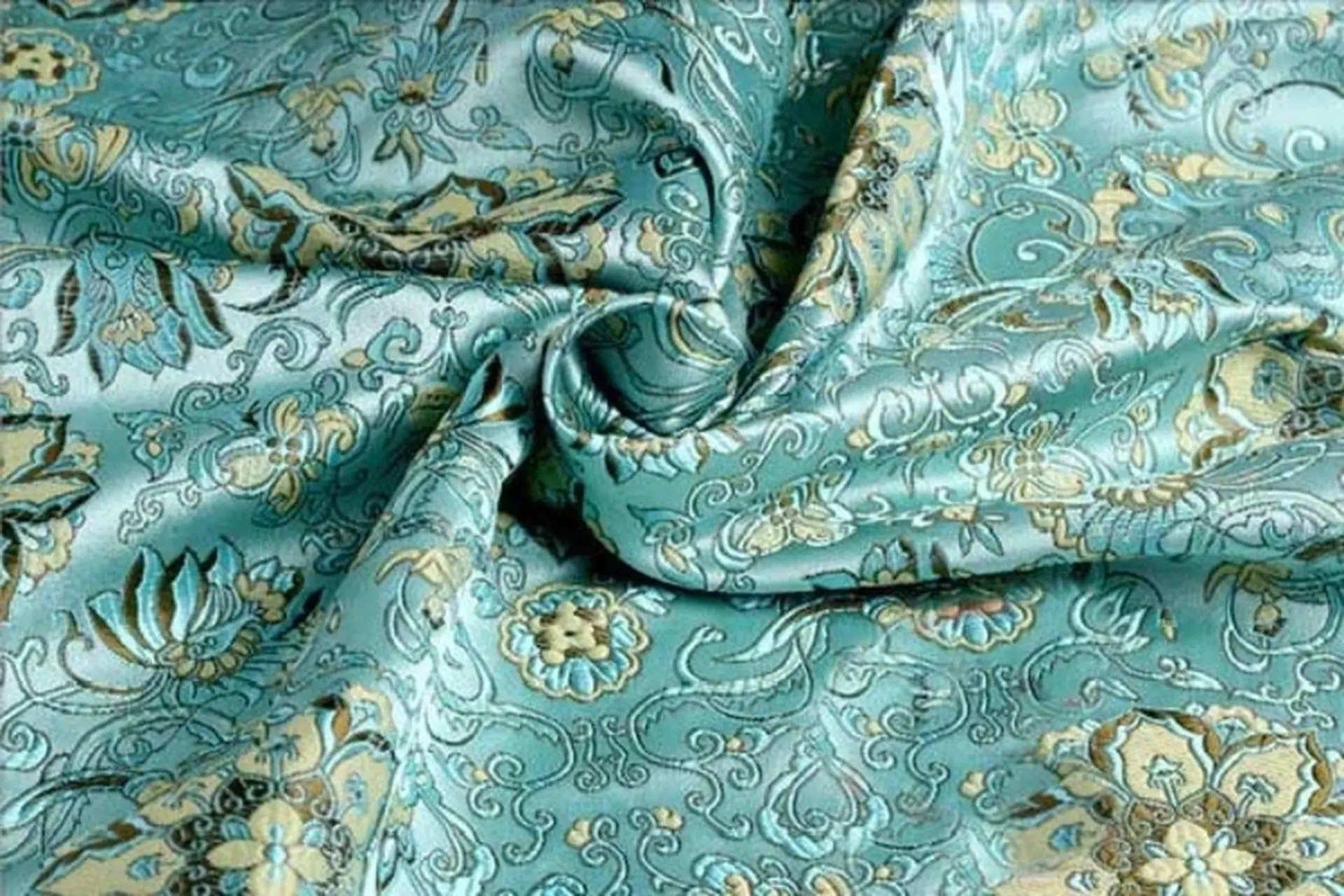 Tất tần tật vải Jacquard là gì? Đặc điểm và những ưu điểm nổi bật của loại vải này là gì?