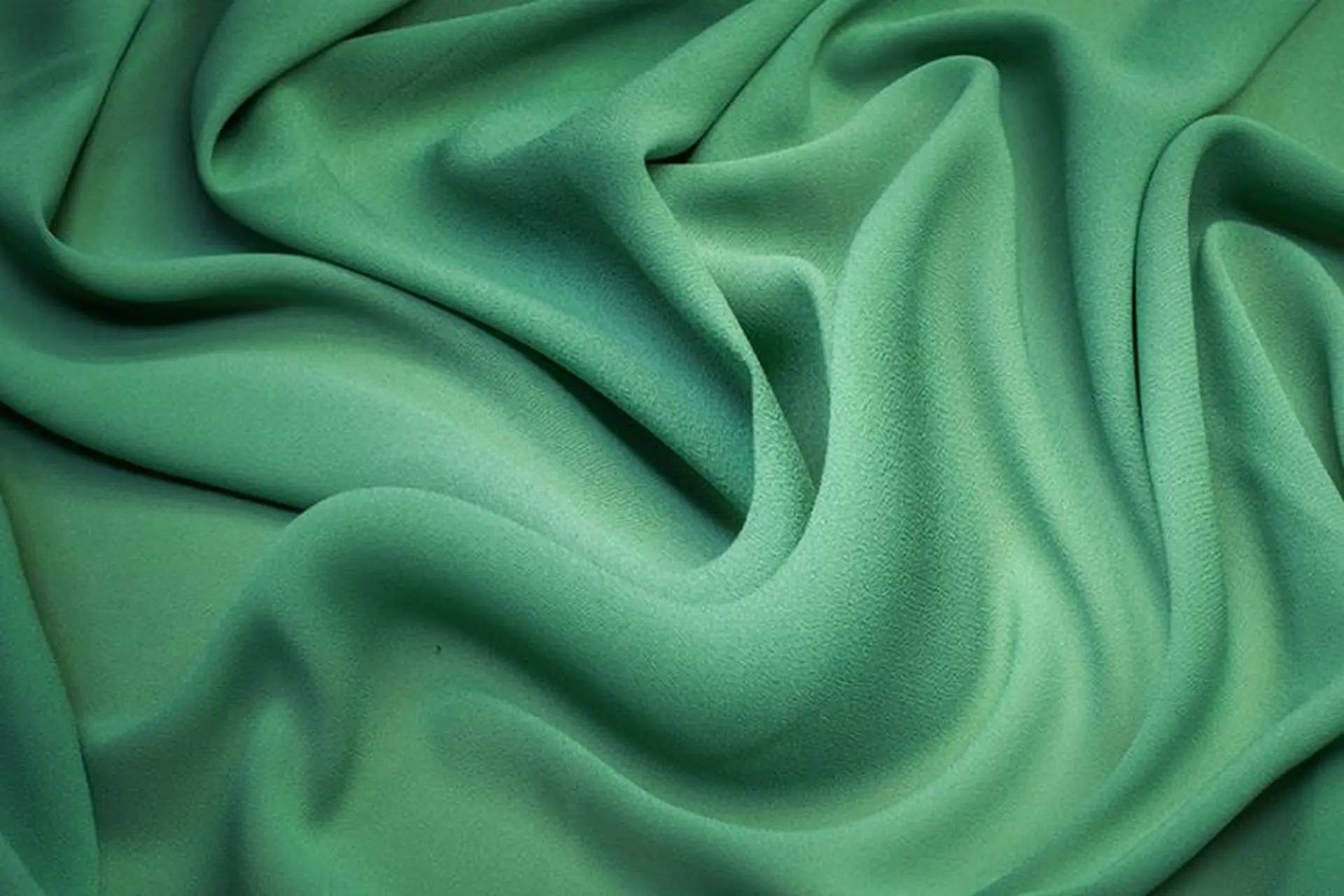 Vải Polyamide là gì? Ưu nhược điểm và ứng dụng của vải Polyamide trong đời sống hiện nay